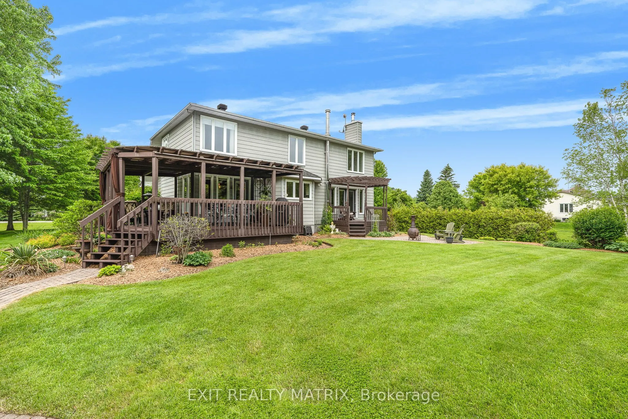 882 Du Castor Road