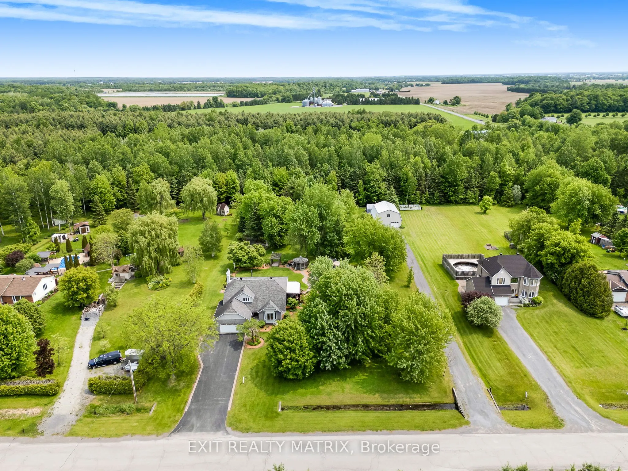 882 Du Castor Road
