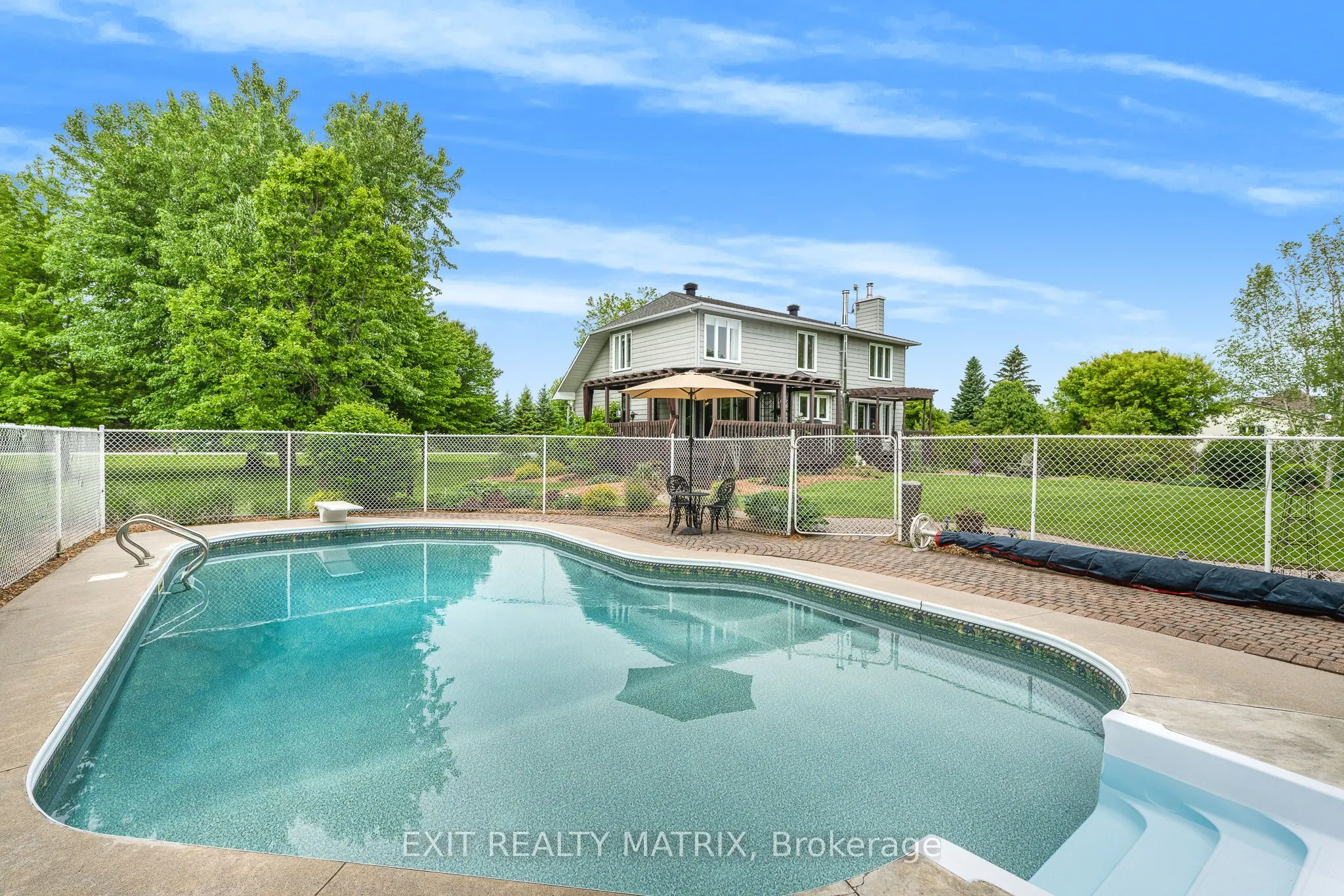 882 Du Castor Road