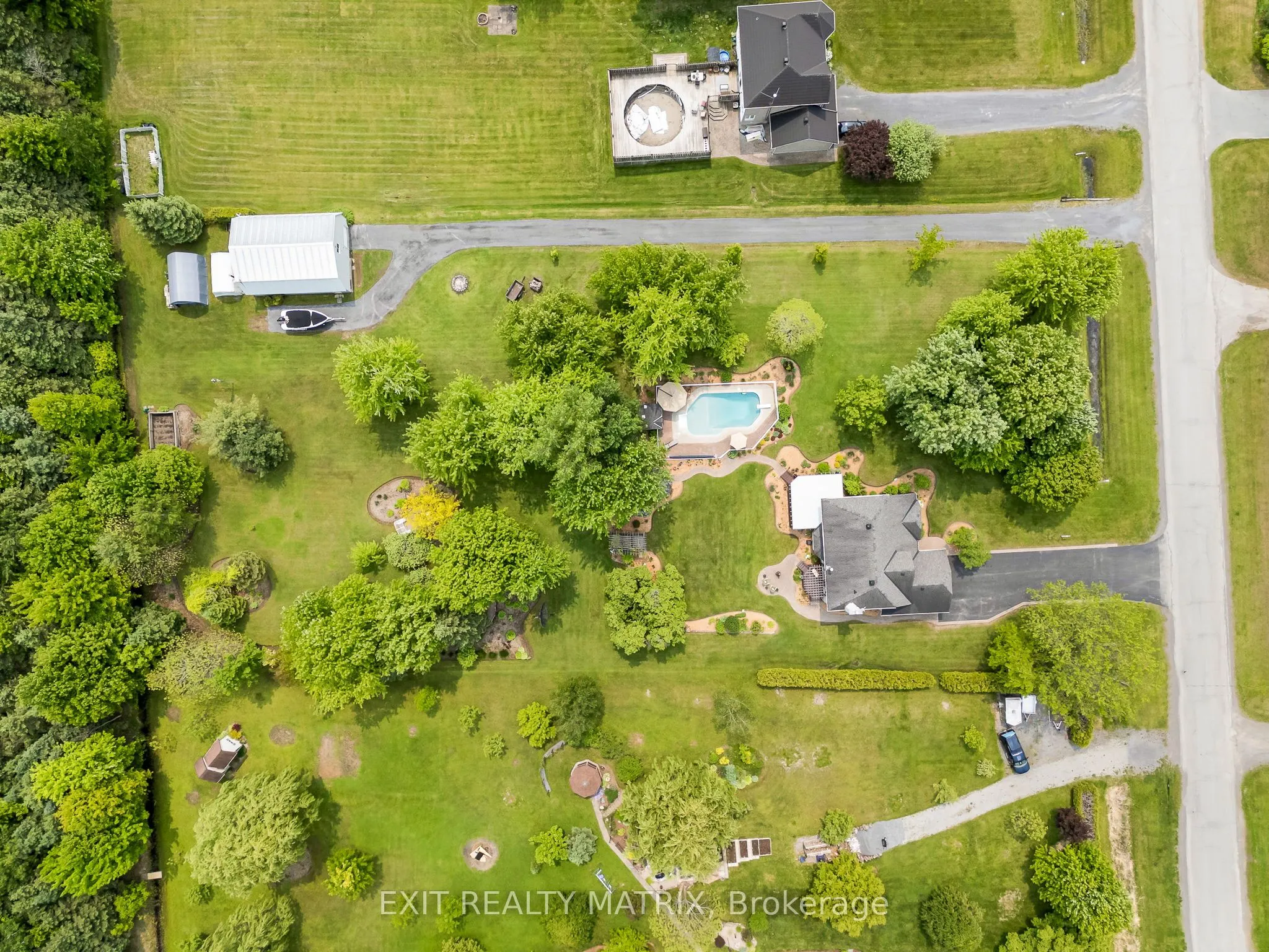 882 Du Castor Road