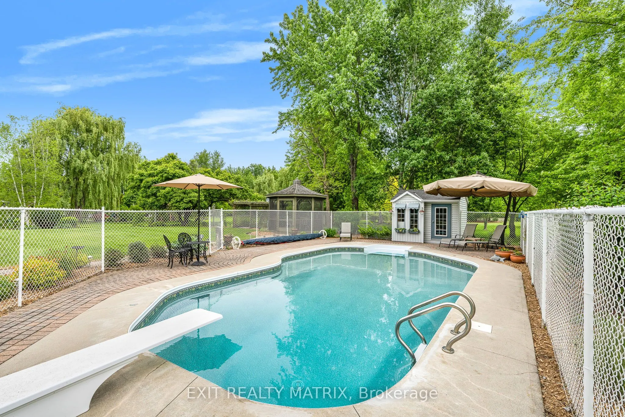 882 Du Castor Road
