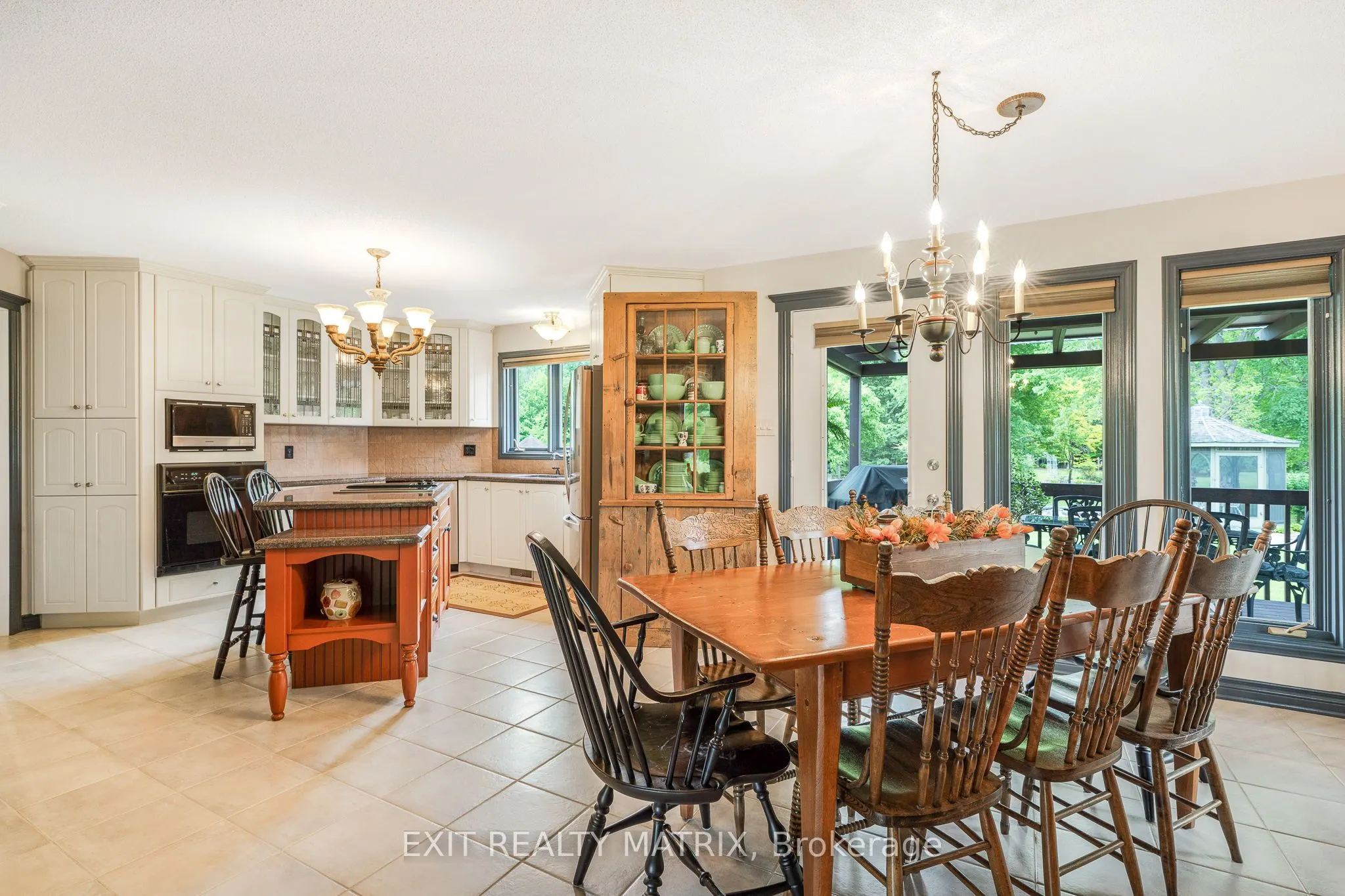 882 Du Castor Road