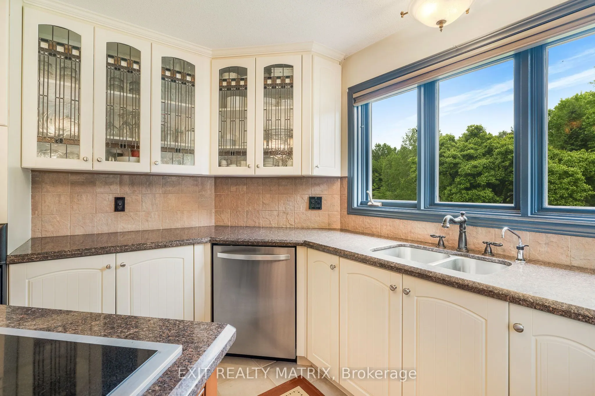 882 Du Castor Road