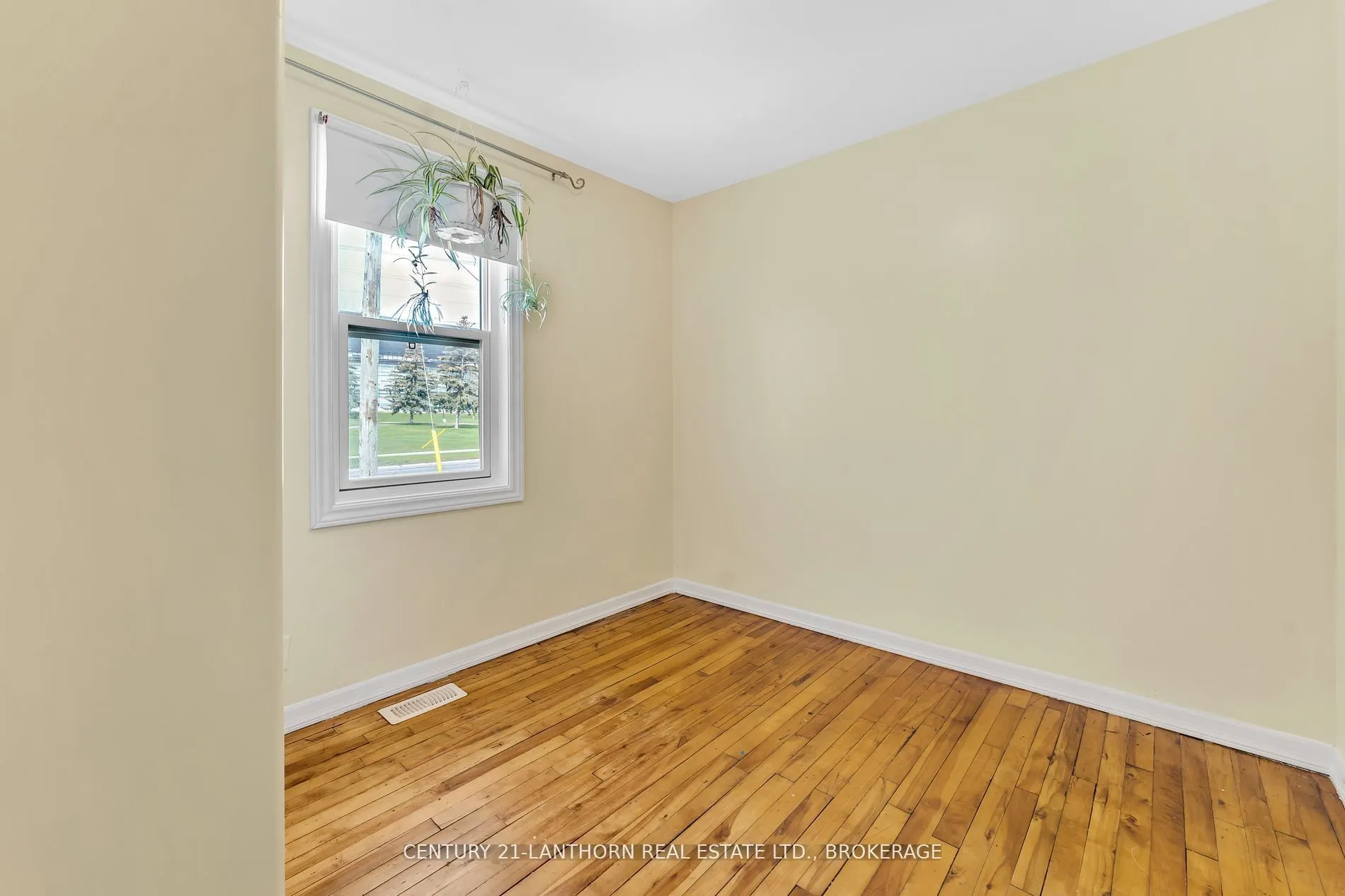 77 Portsmouth Avenue