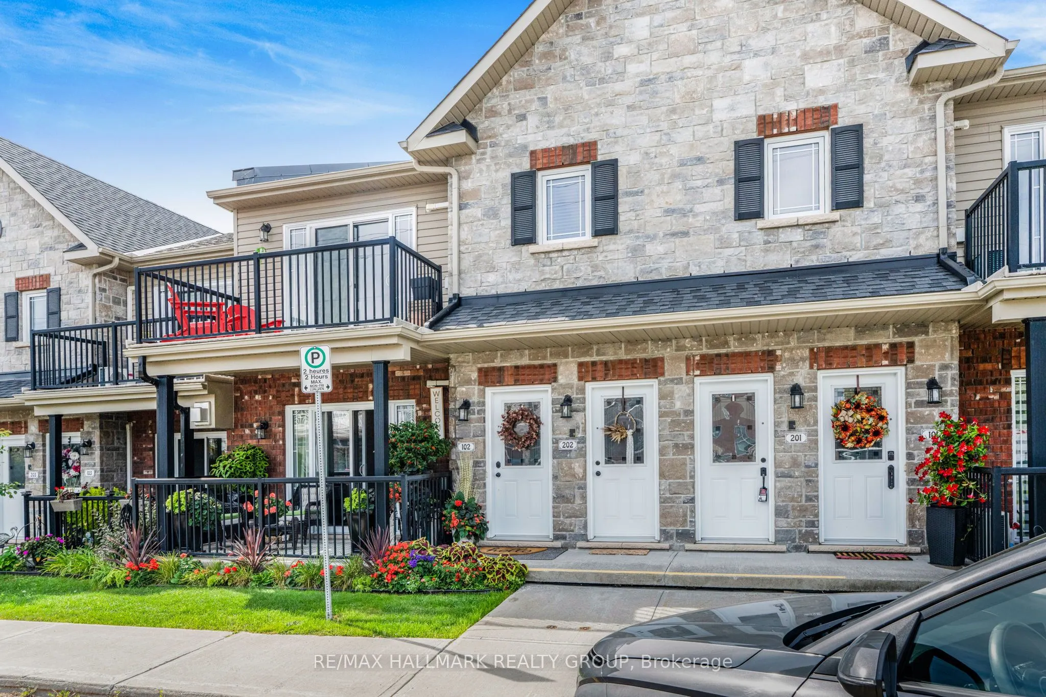 750 ST-JACQUES Street, #202