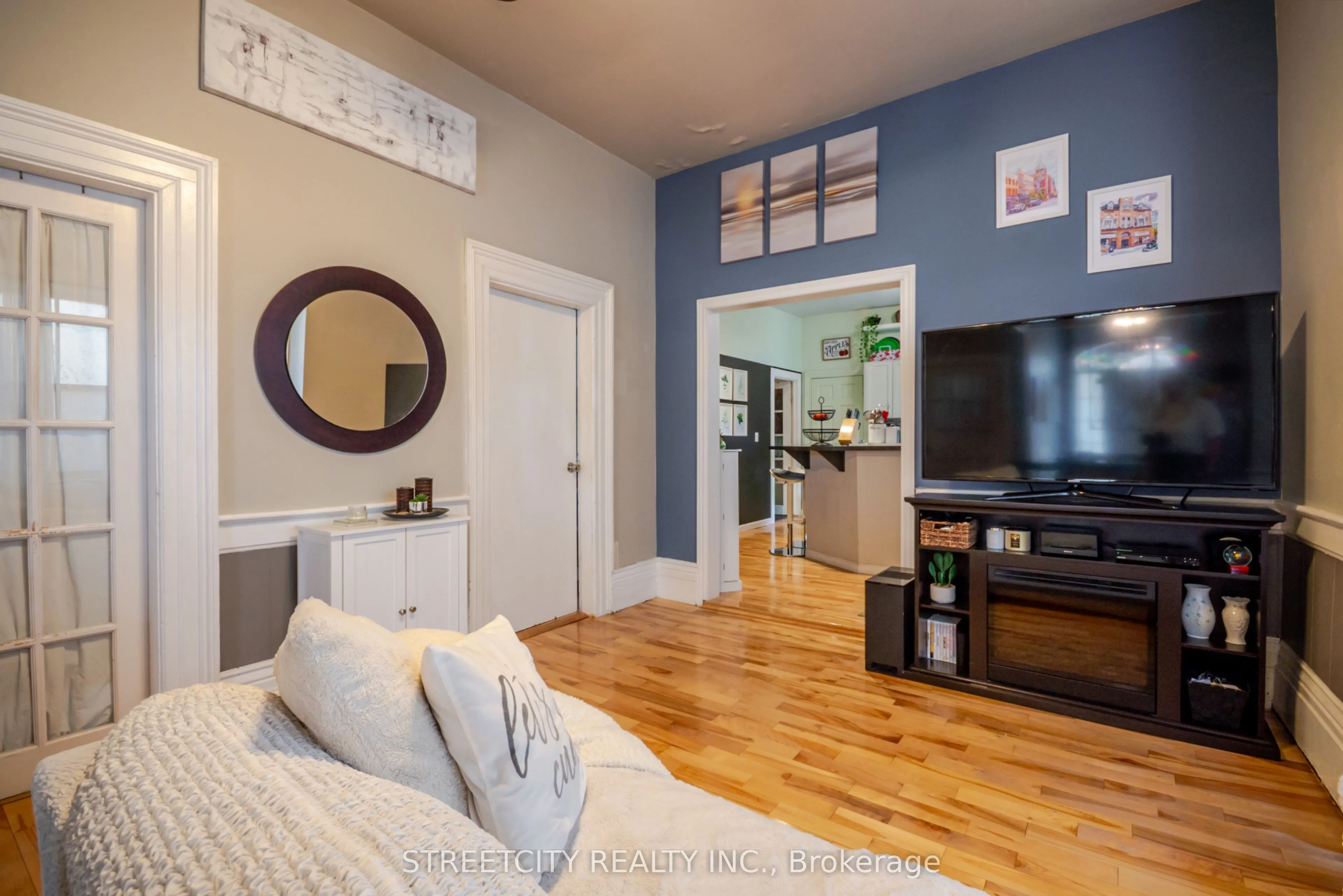 434 English Street