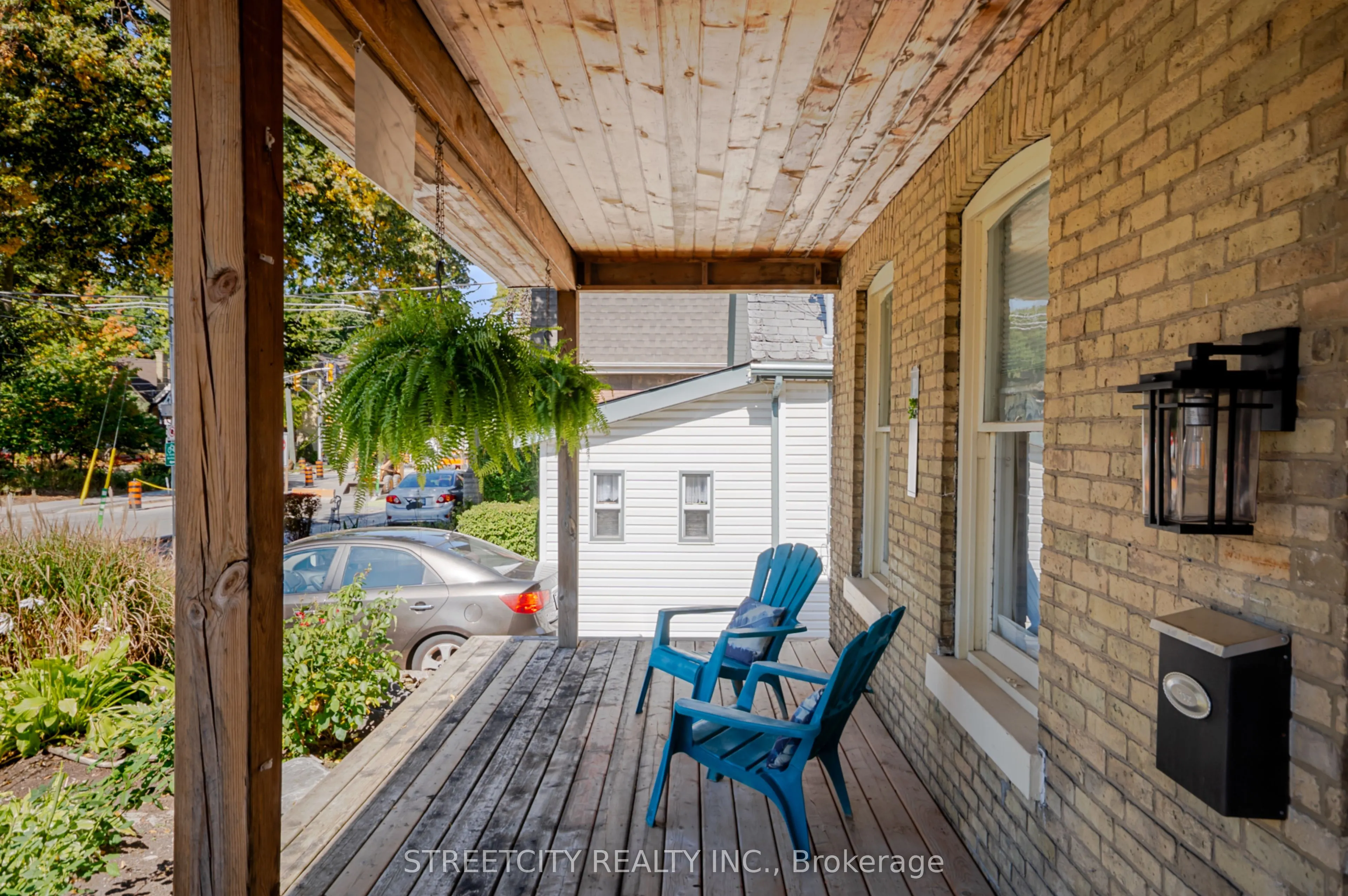 434 English Street