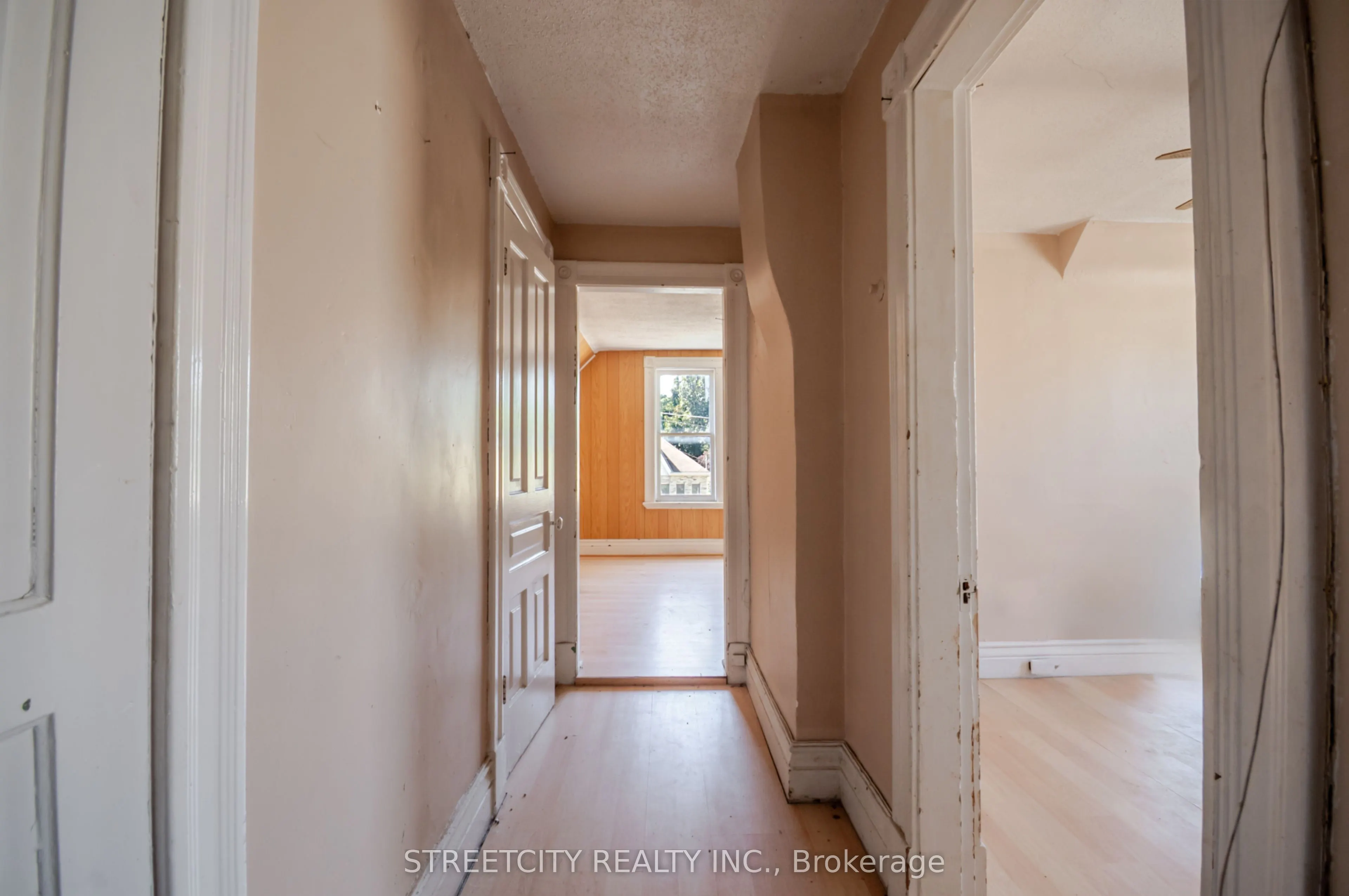 434 English Street