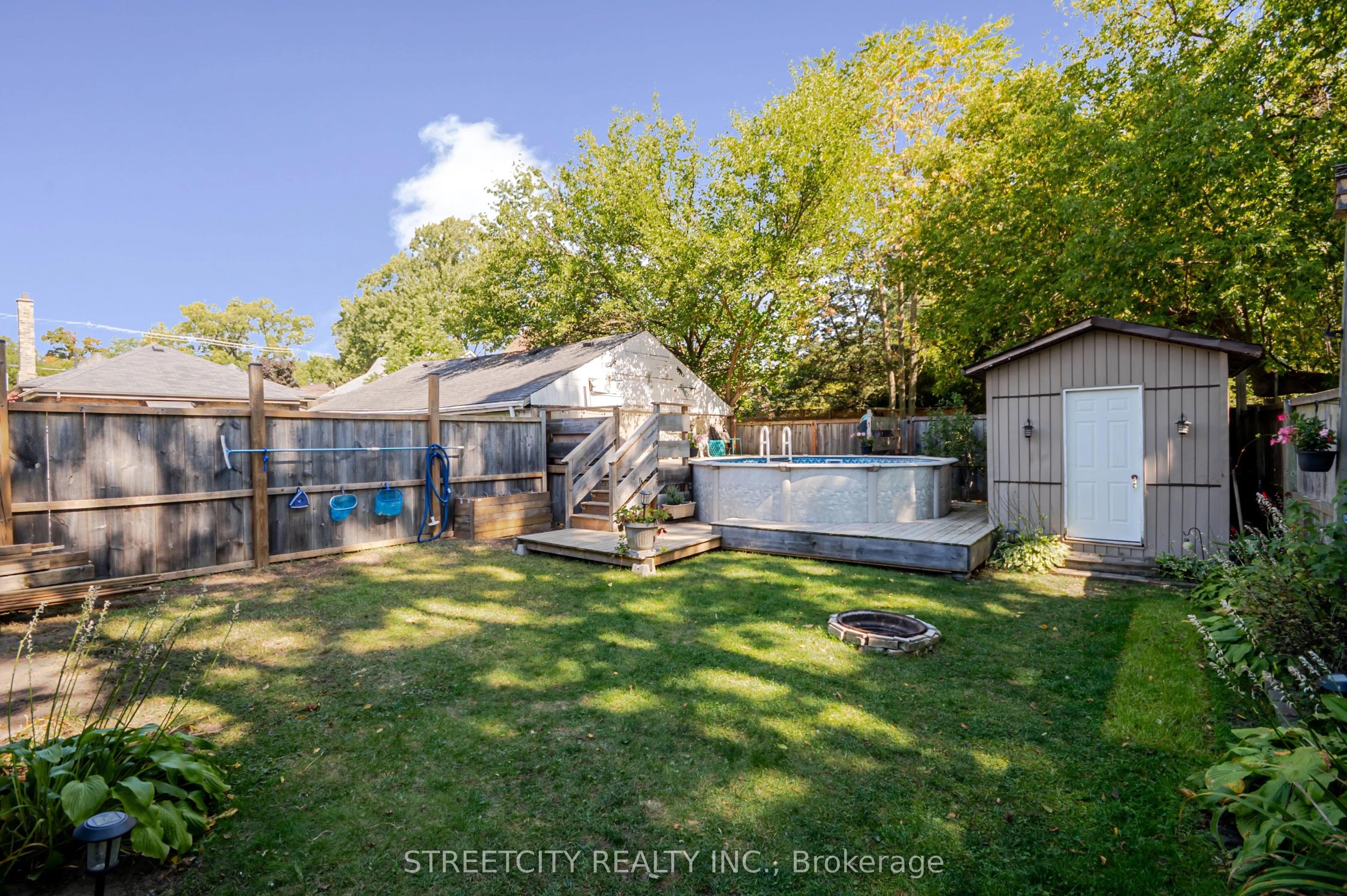 434 English Street