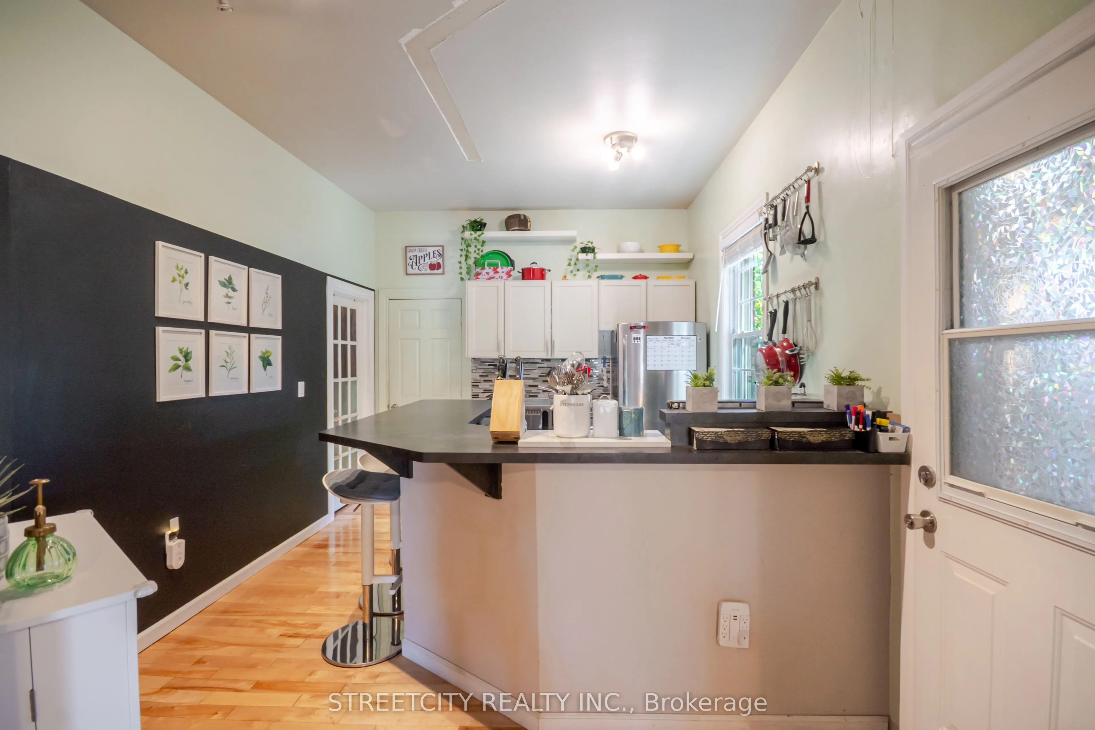 434 English Street