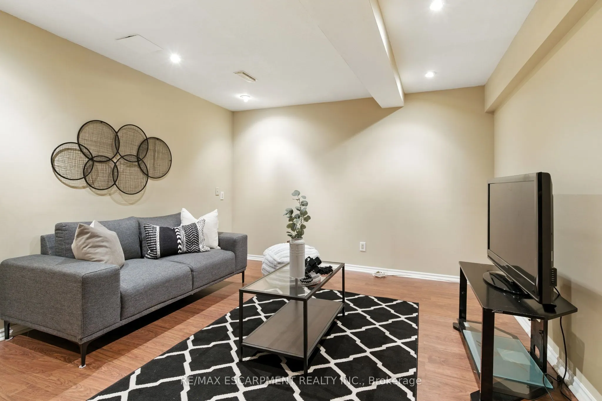 1860 Upper Gage Avenue, #14