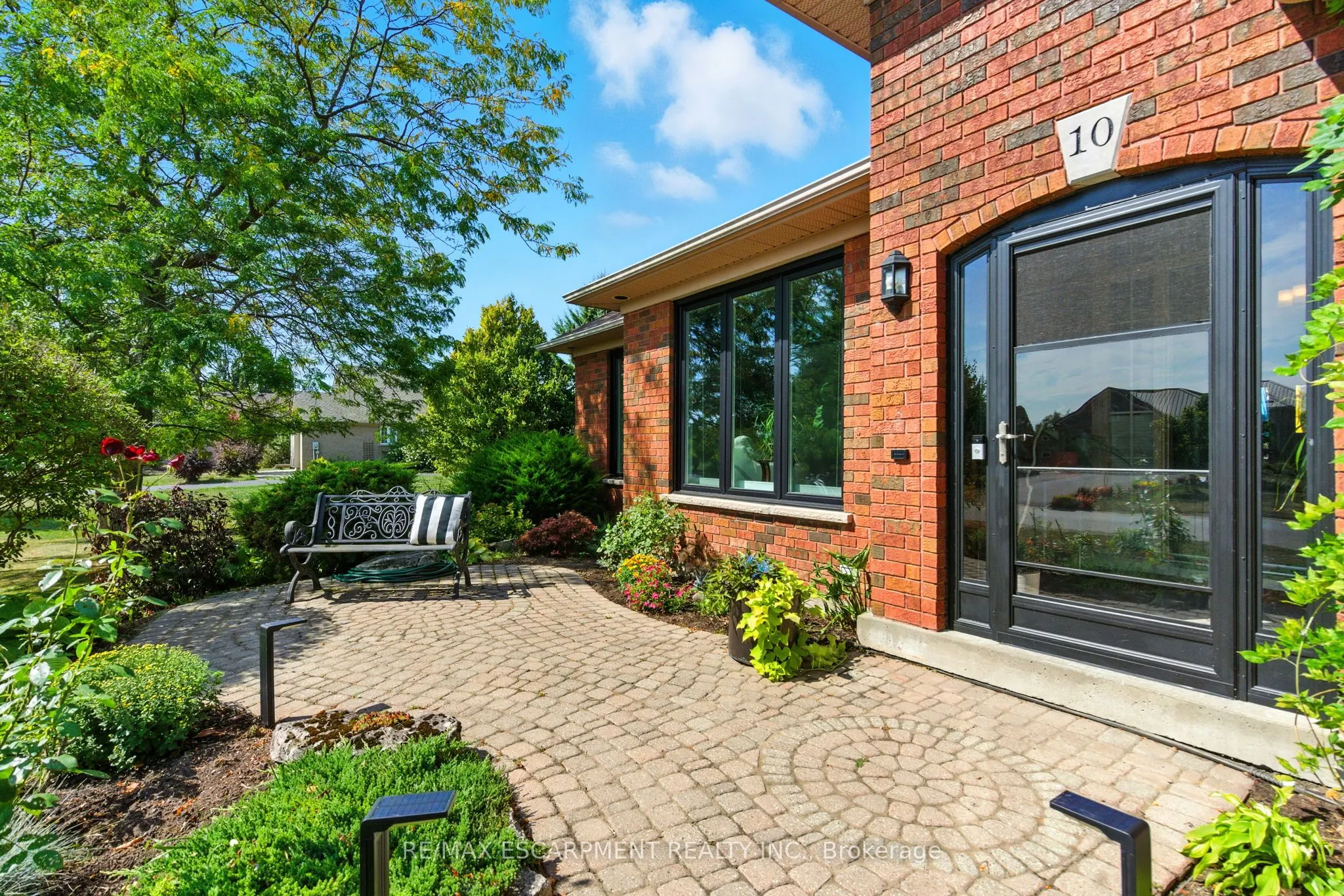 10 Featherstone Avenue