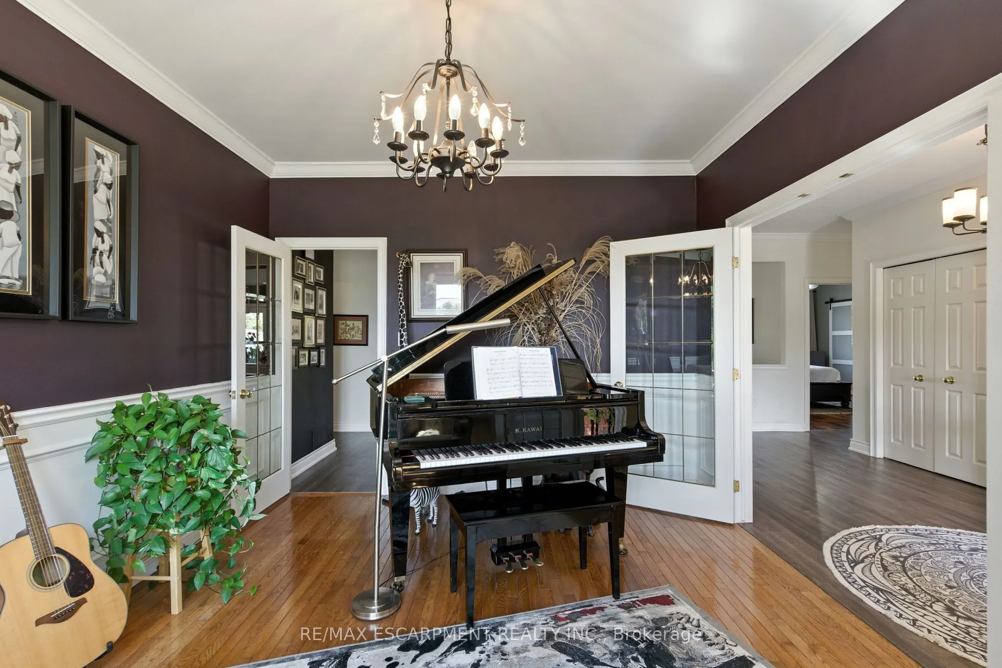 10 Featherstone Avenue