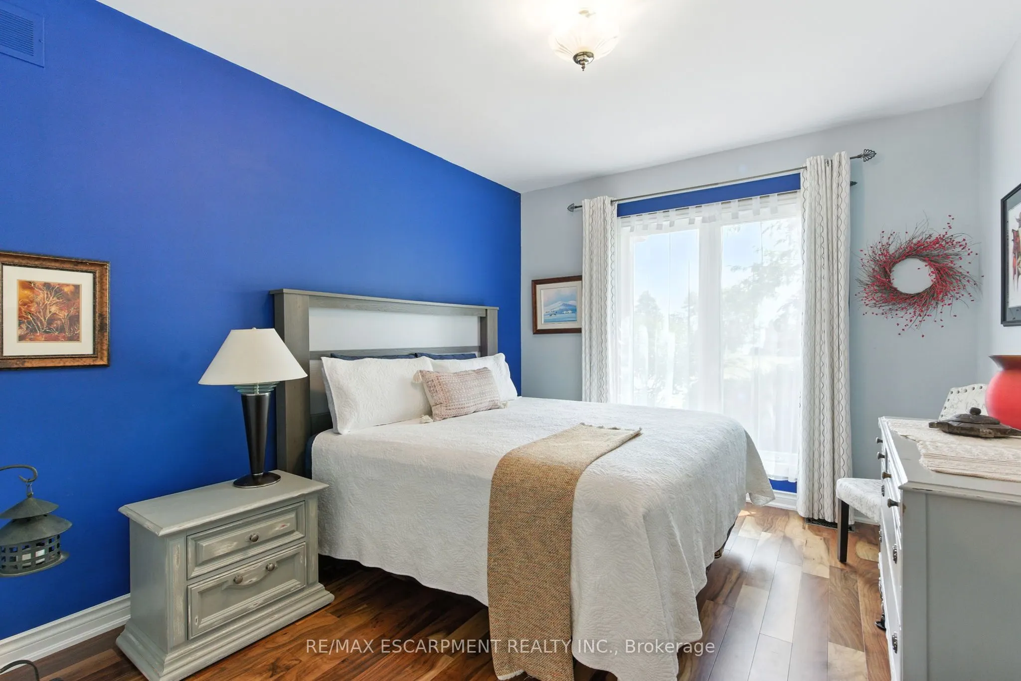 10 Featherstone Avenue