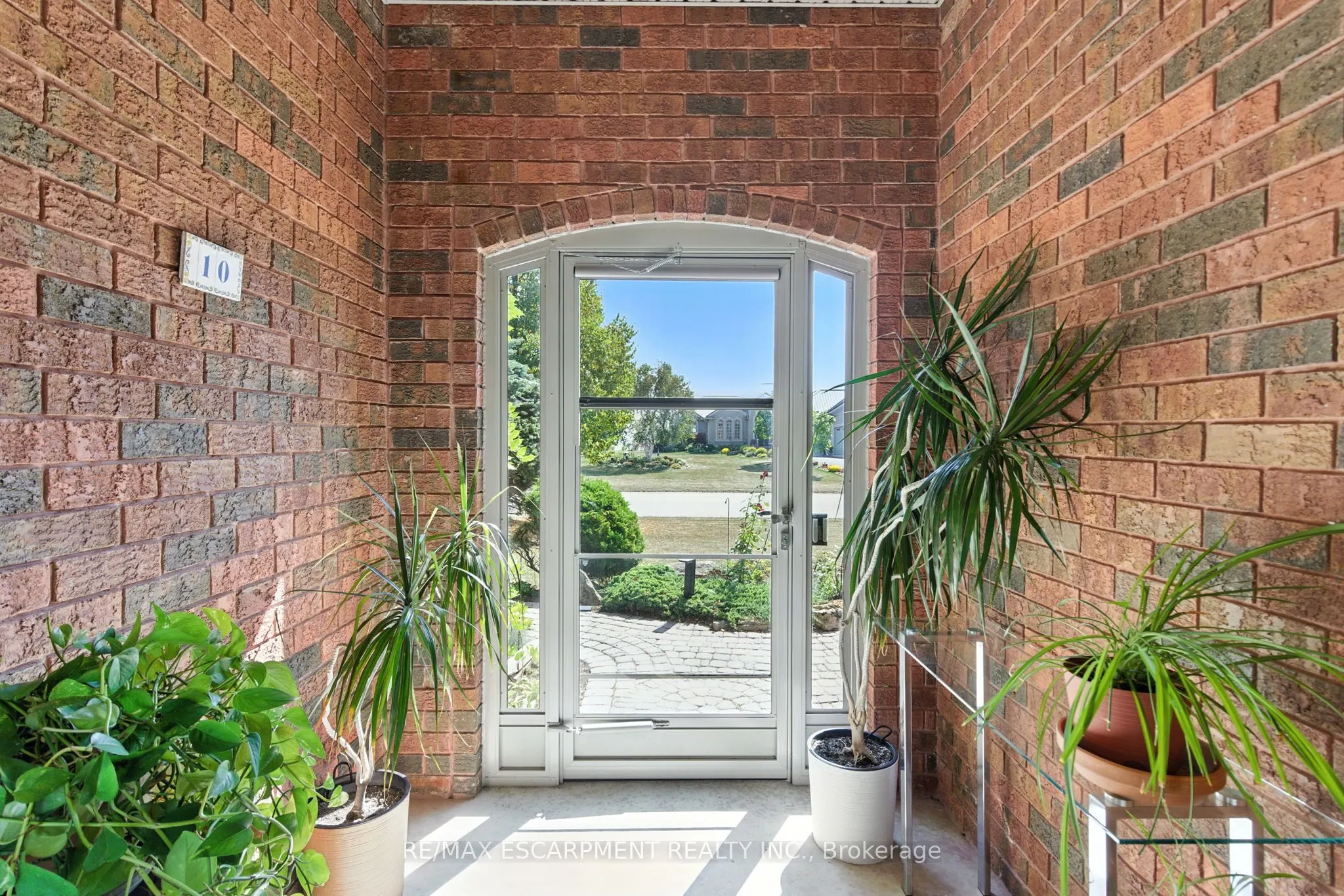 10 Featherstone Avenue