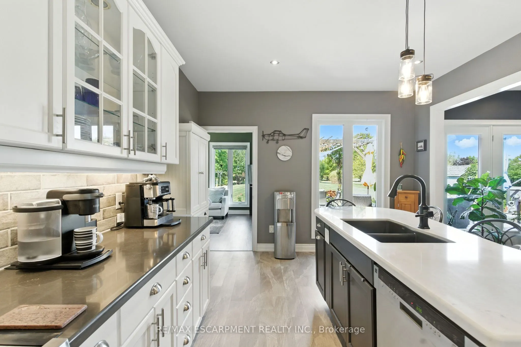 10 Featherstone Avenue
