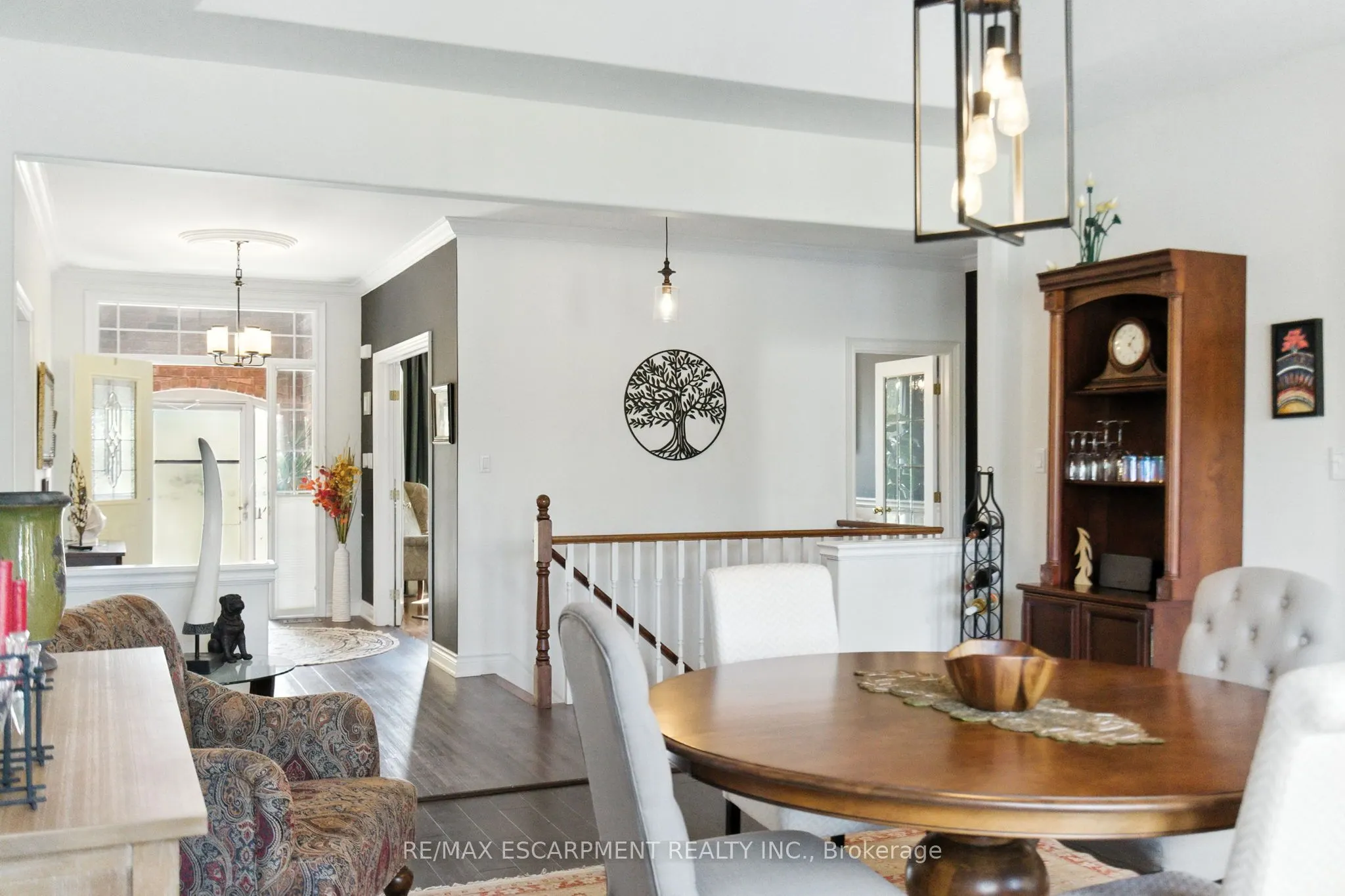 10 Featherstone Avenue