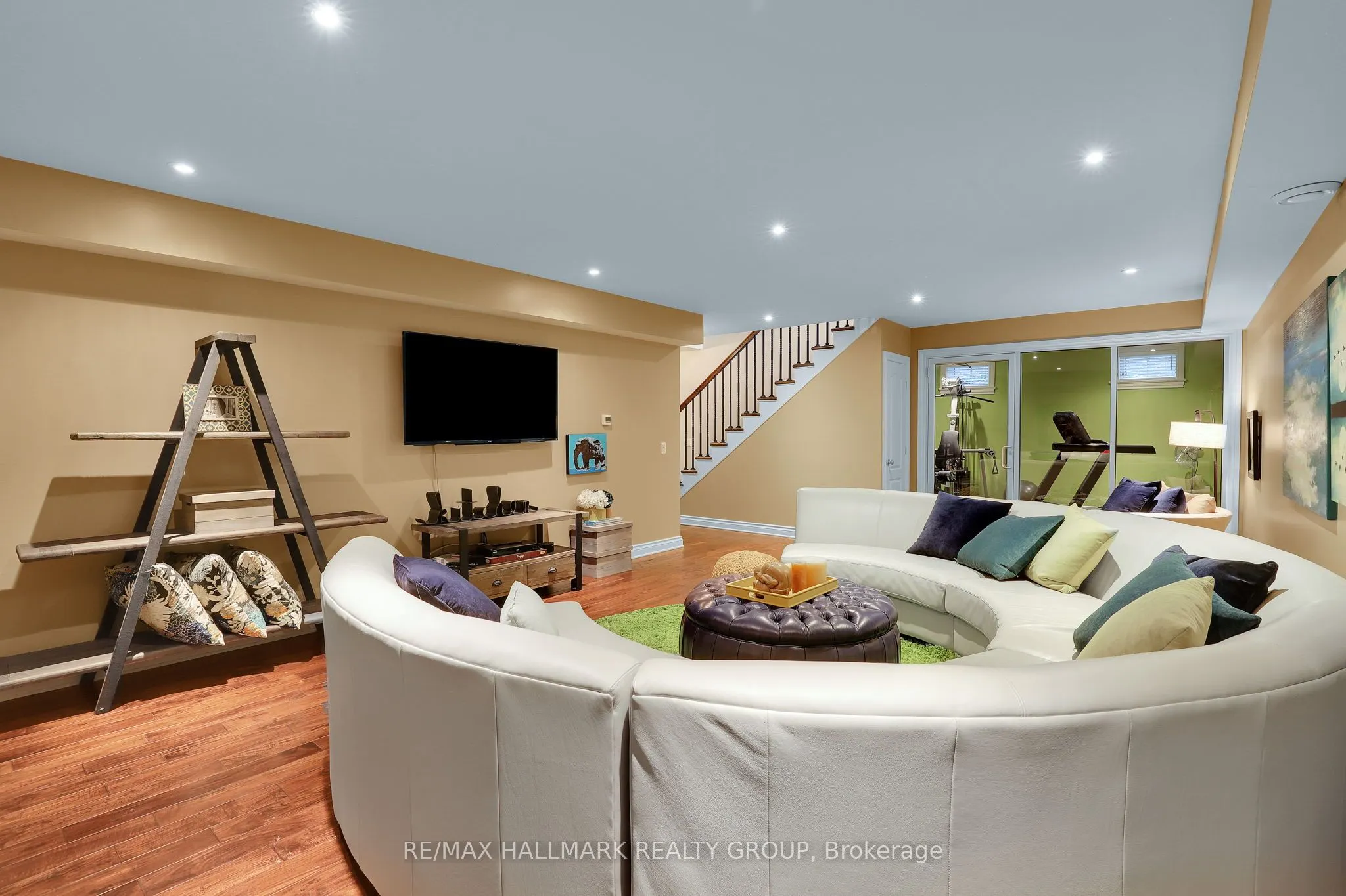45 Crescent Heights