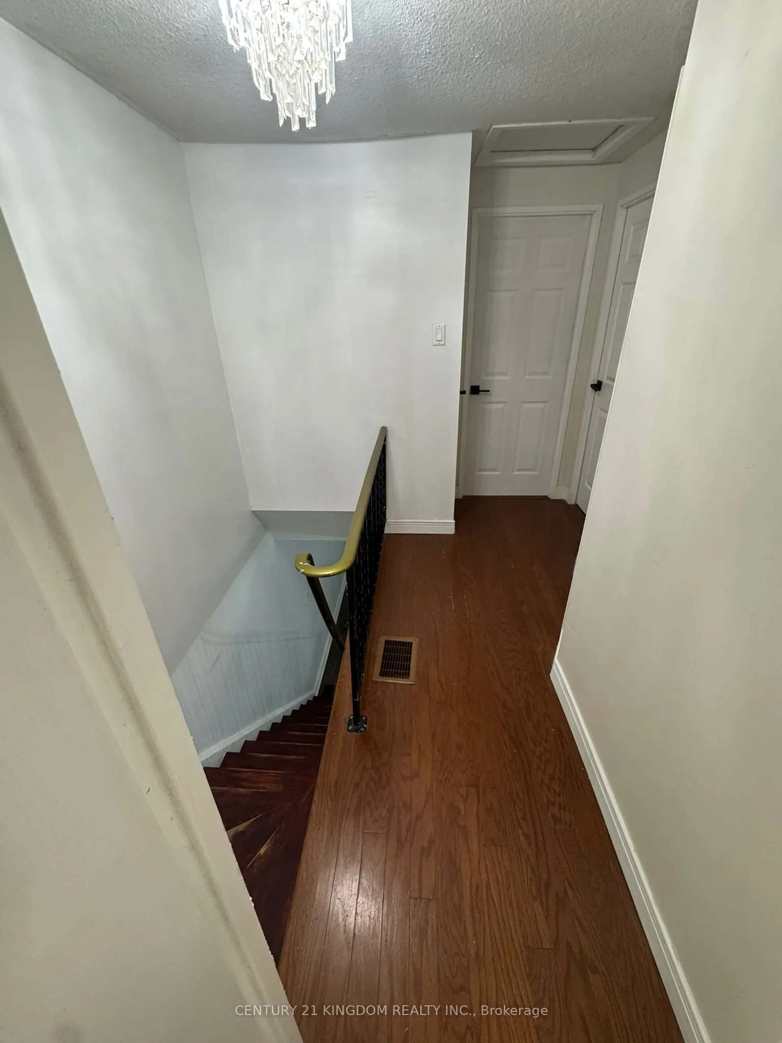 137 Jansen Avenue