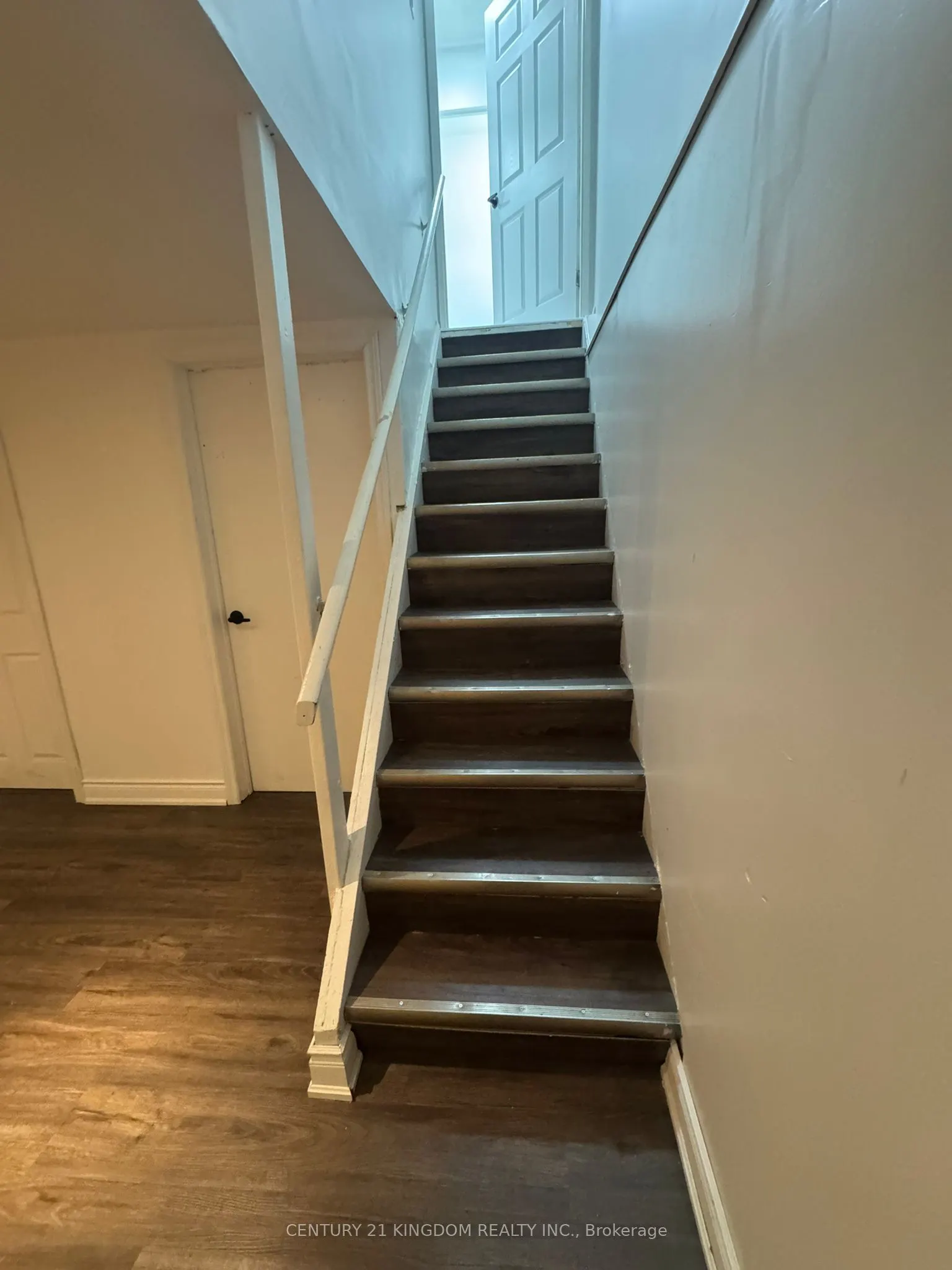 137 Jansen Avenue