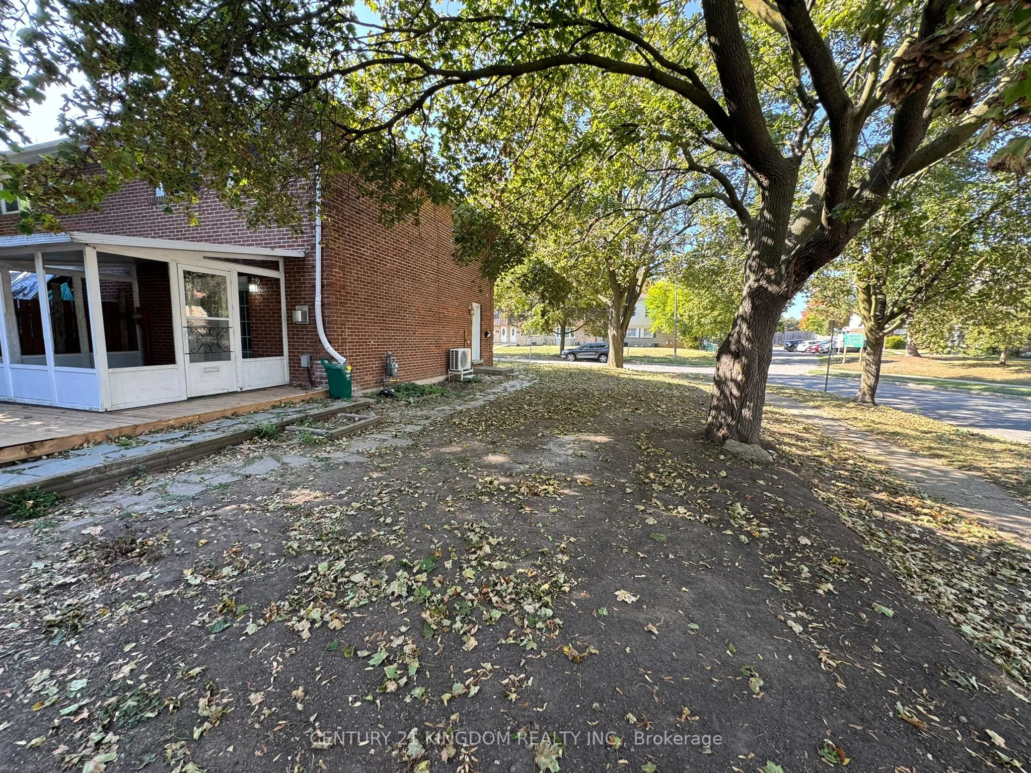 137 Jansen Avenue