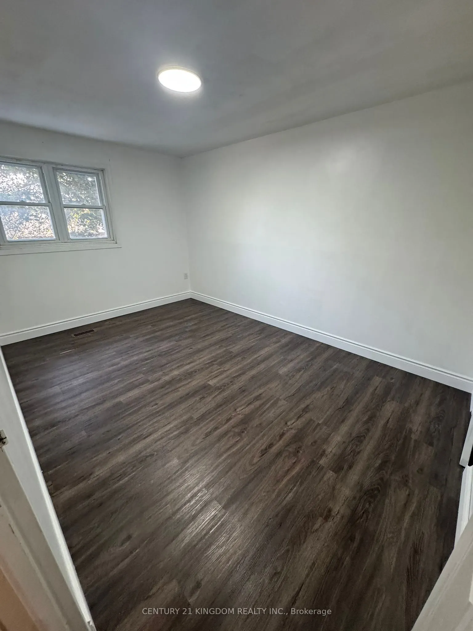 137 Jansen Avenue