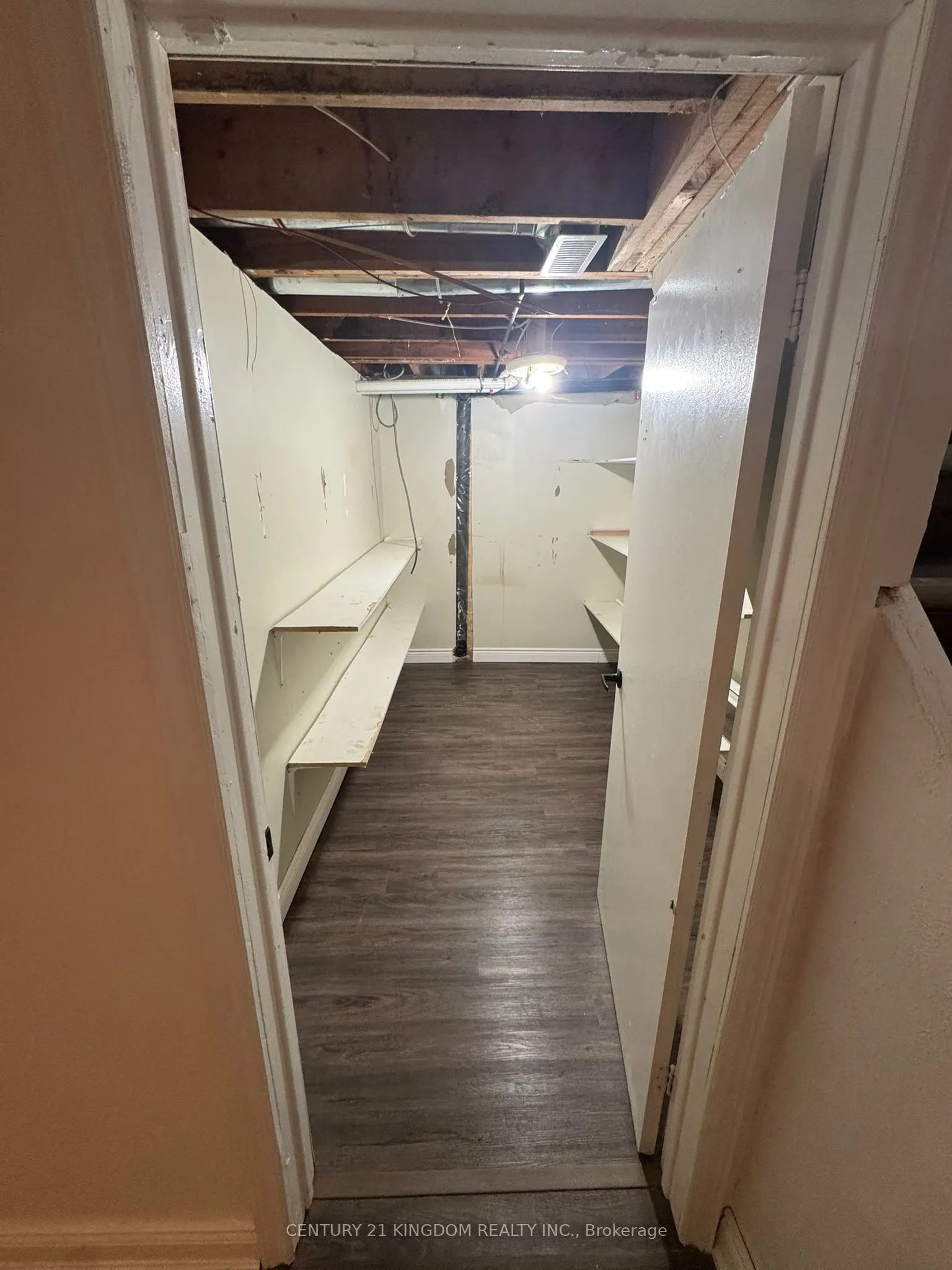 137 Jansen Avenue