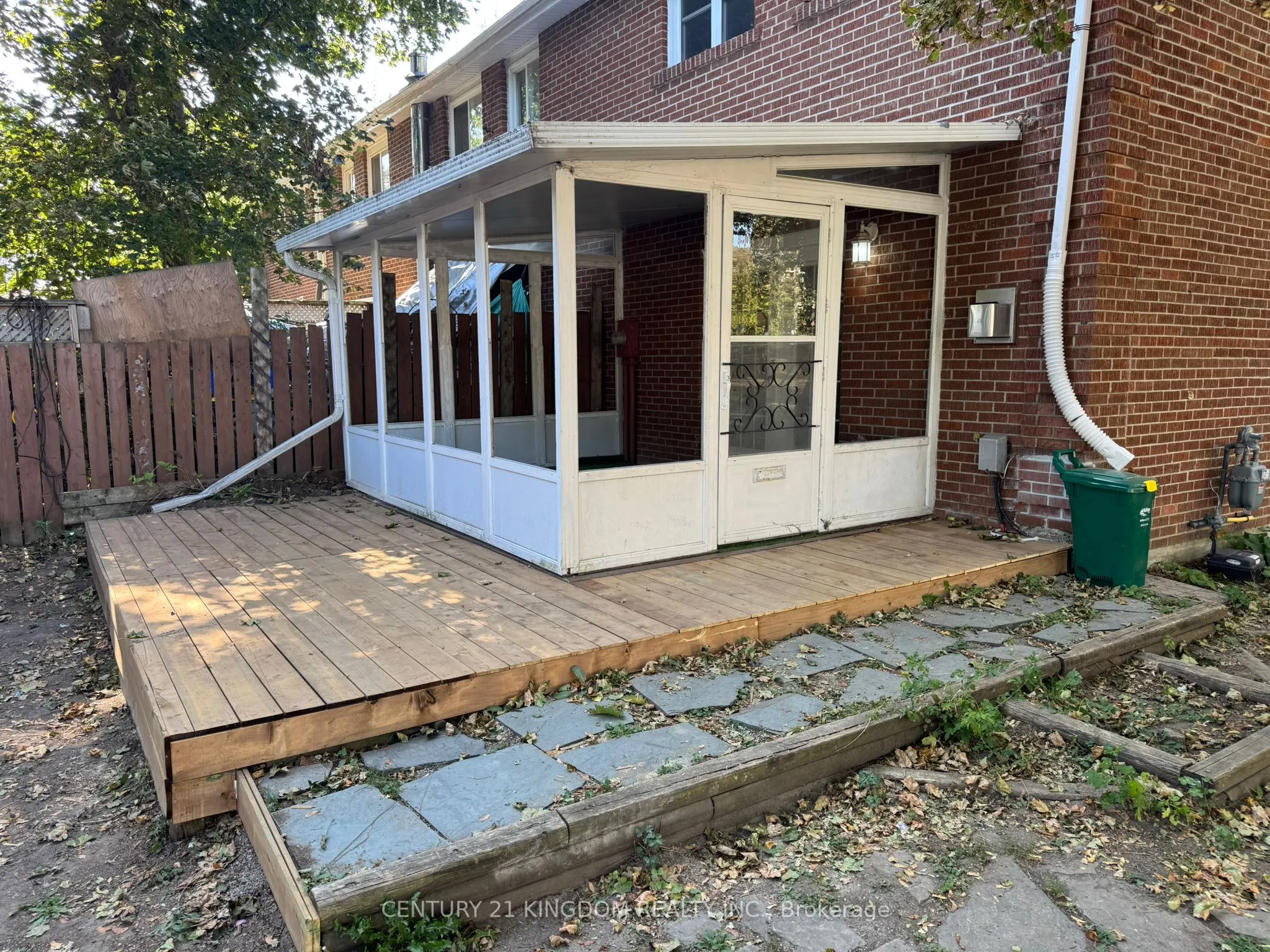 137 Jansen Avenue