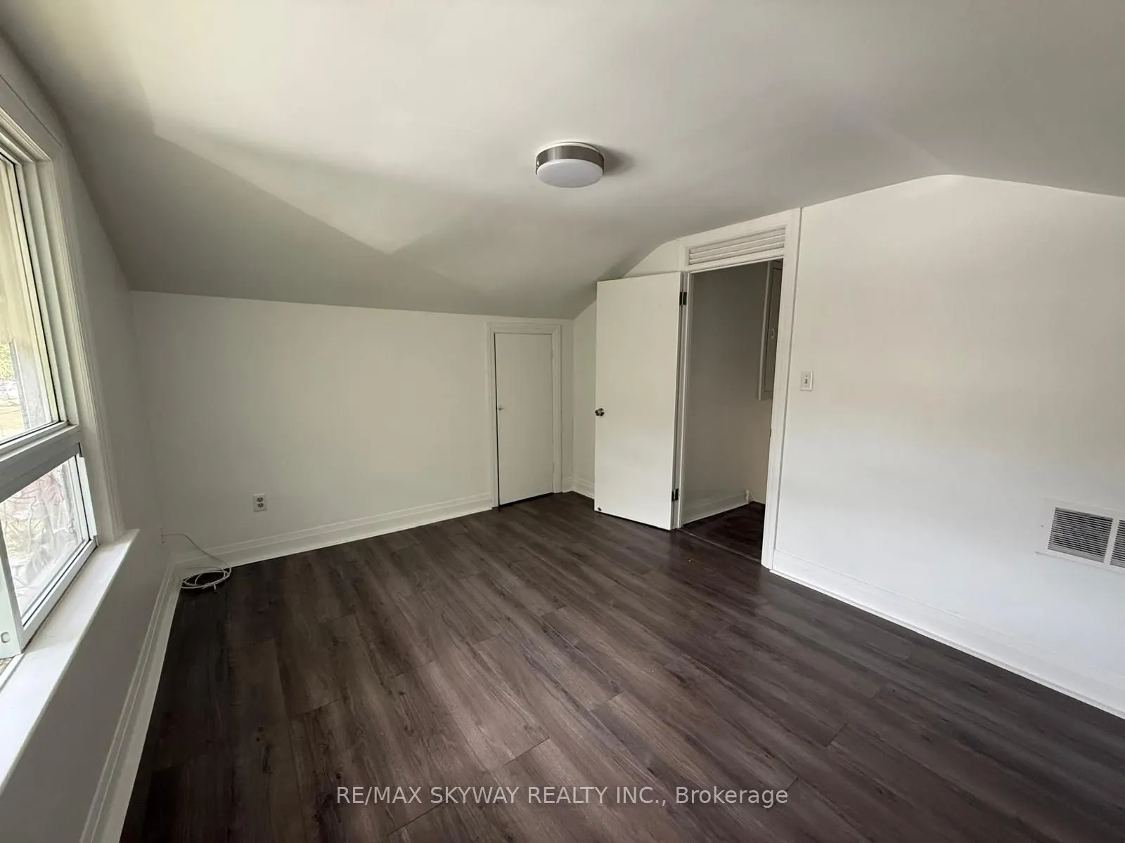 207 Thorold Road