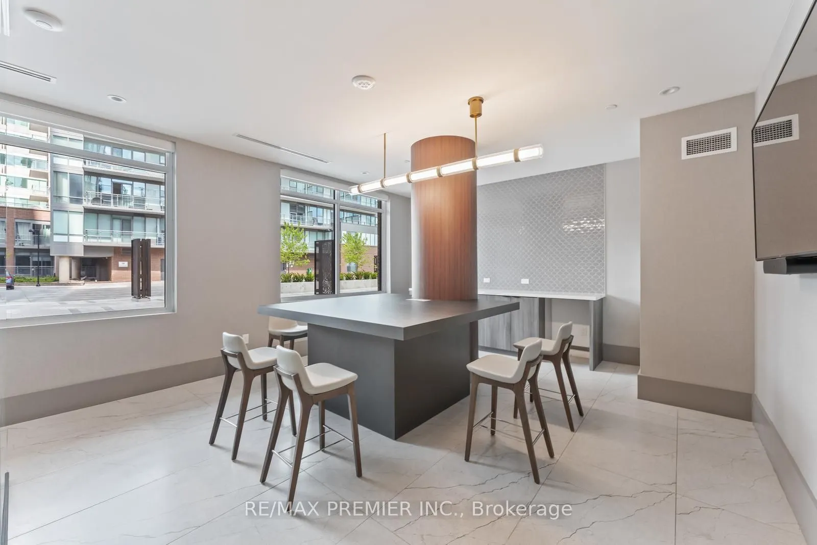 55 Duke Street W, #310