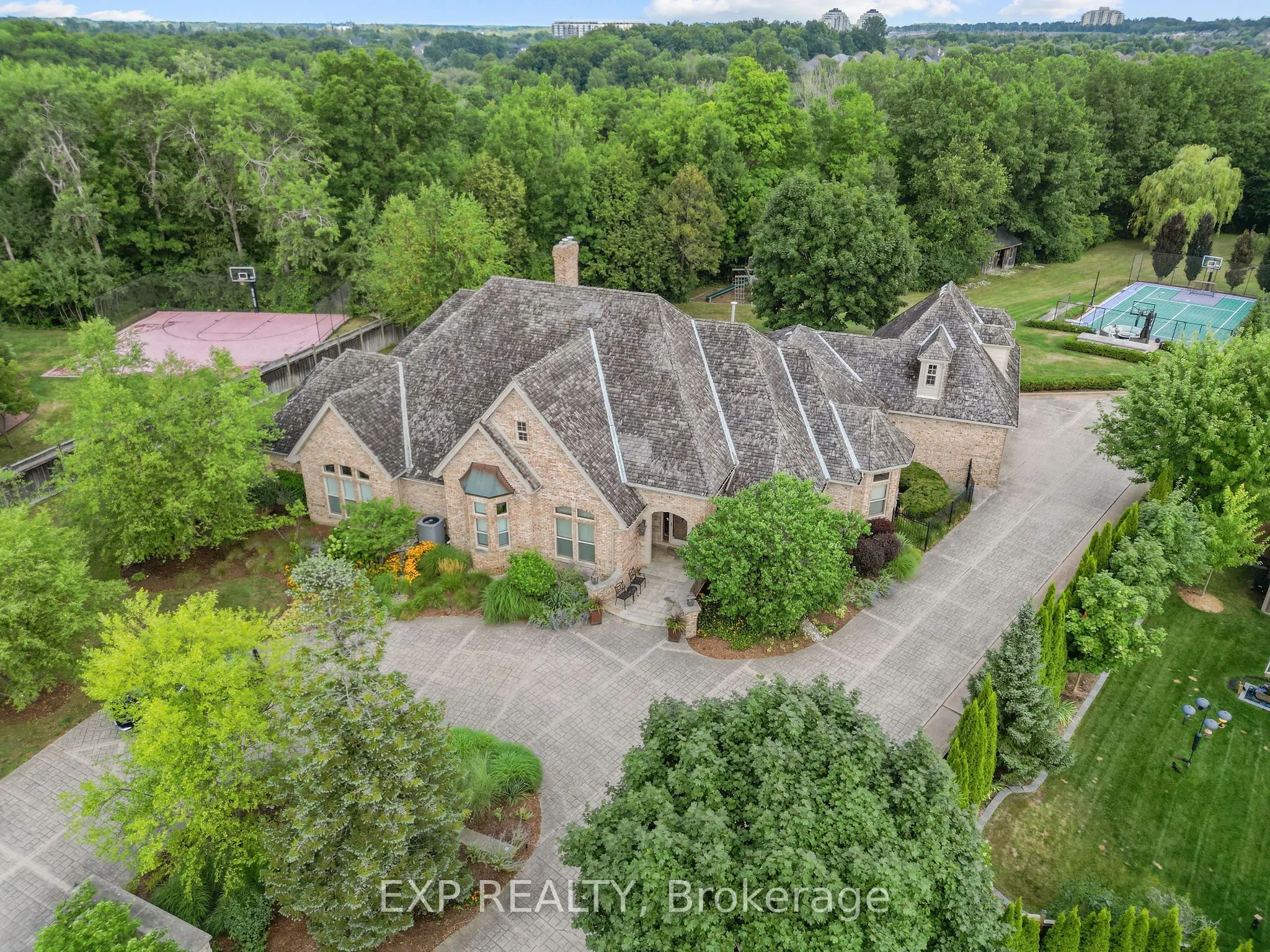 569 Franklinway Gate