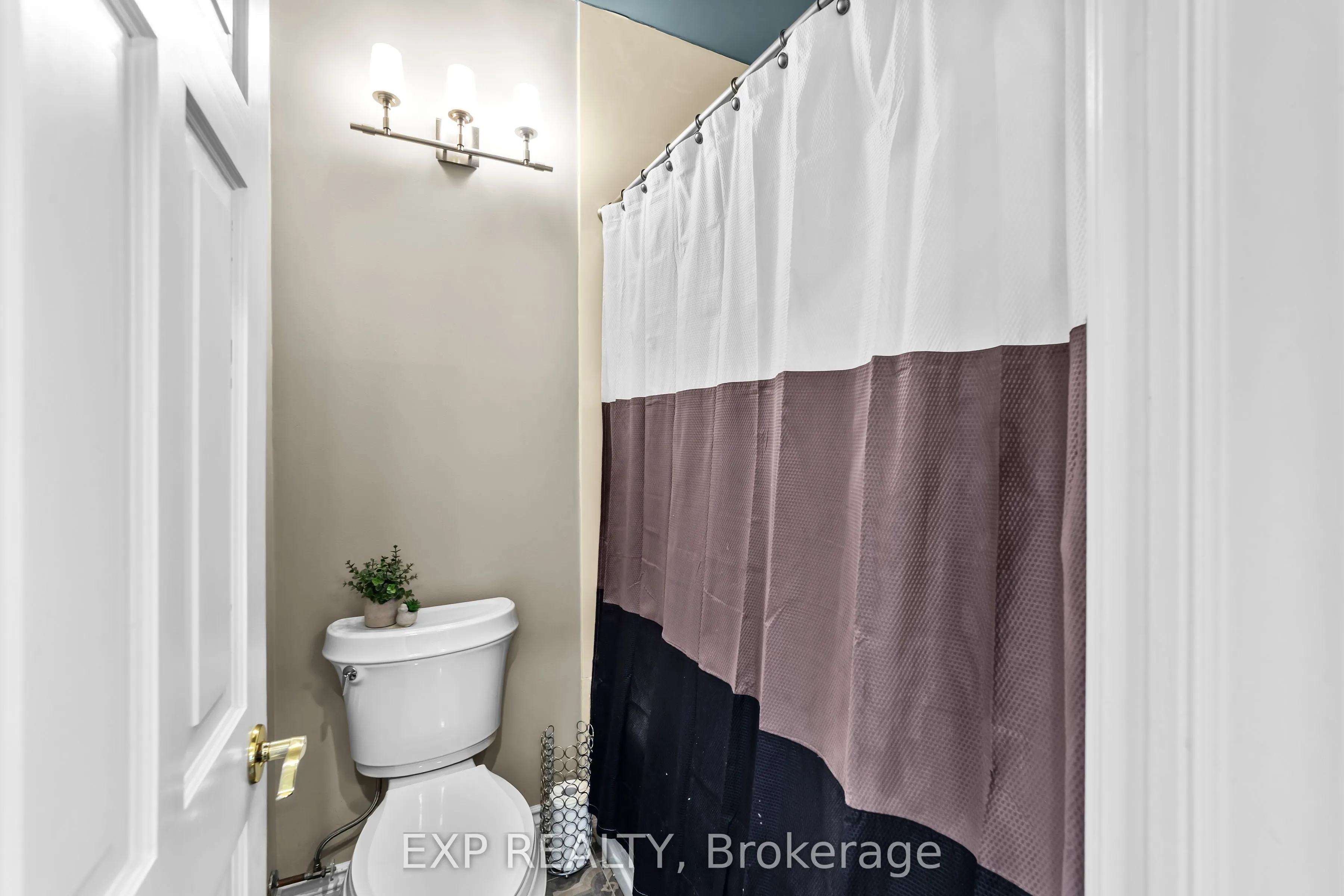 569 Franklinway Gate