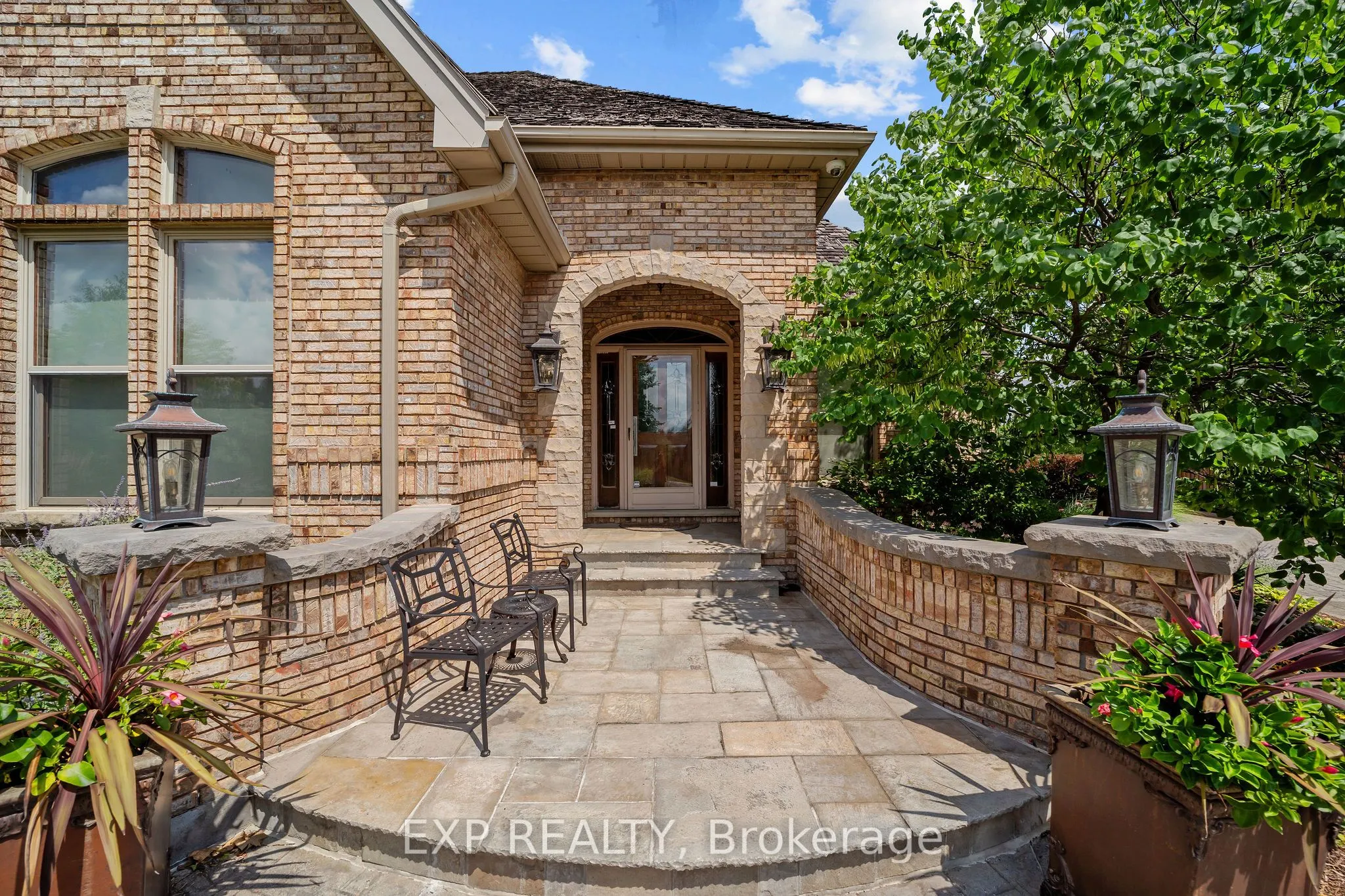 569 Franklinway Gate