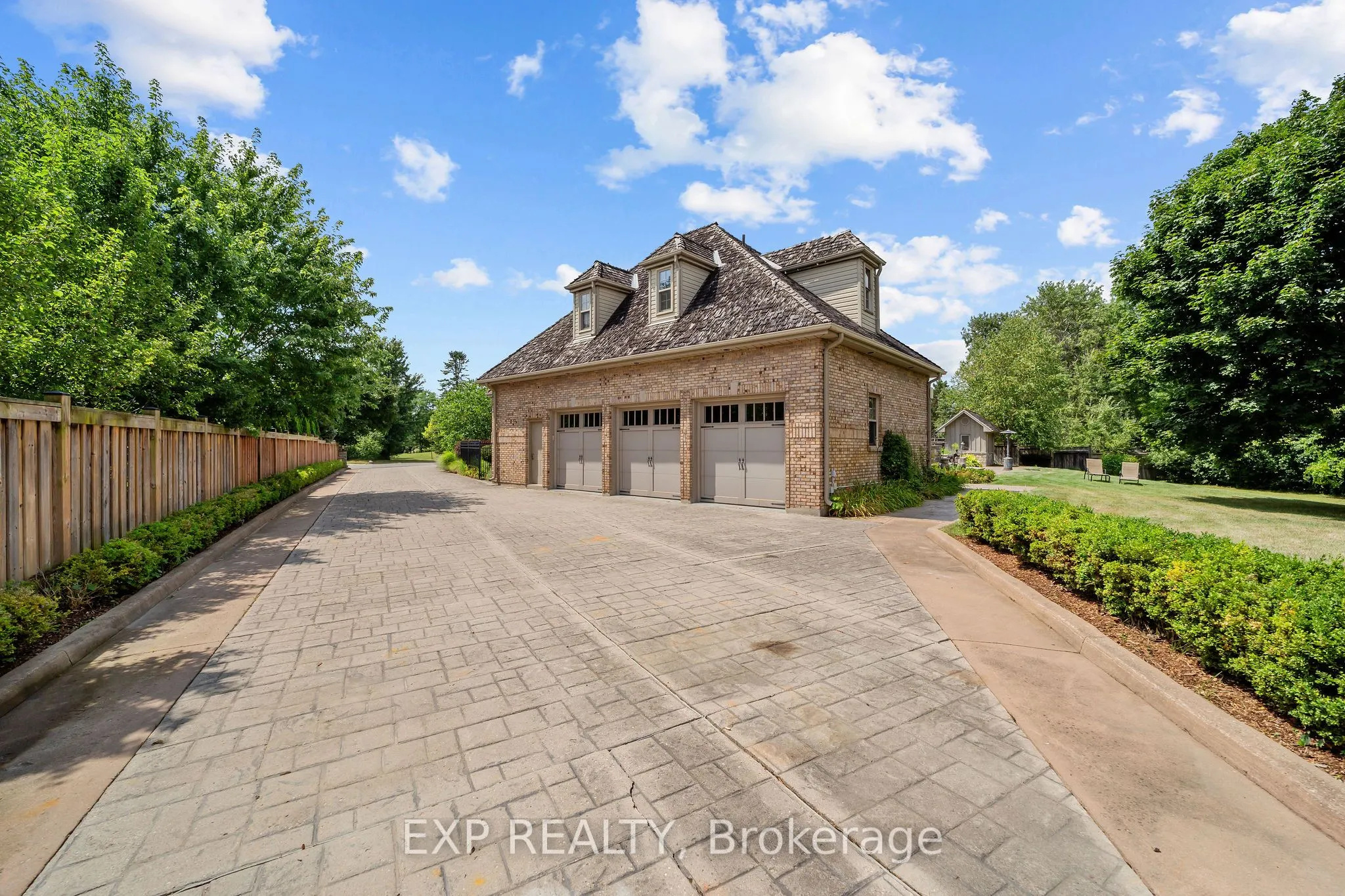569 Franklinway Gate