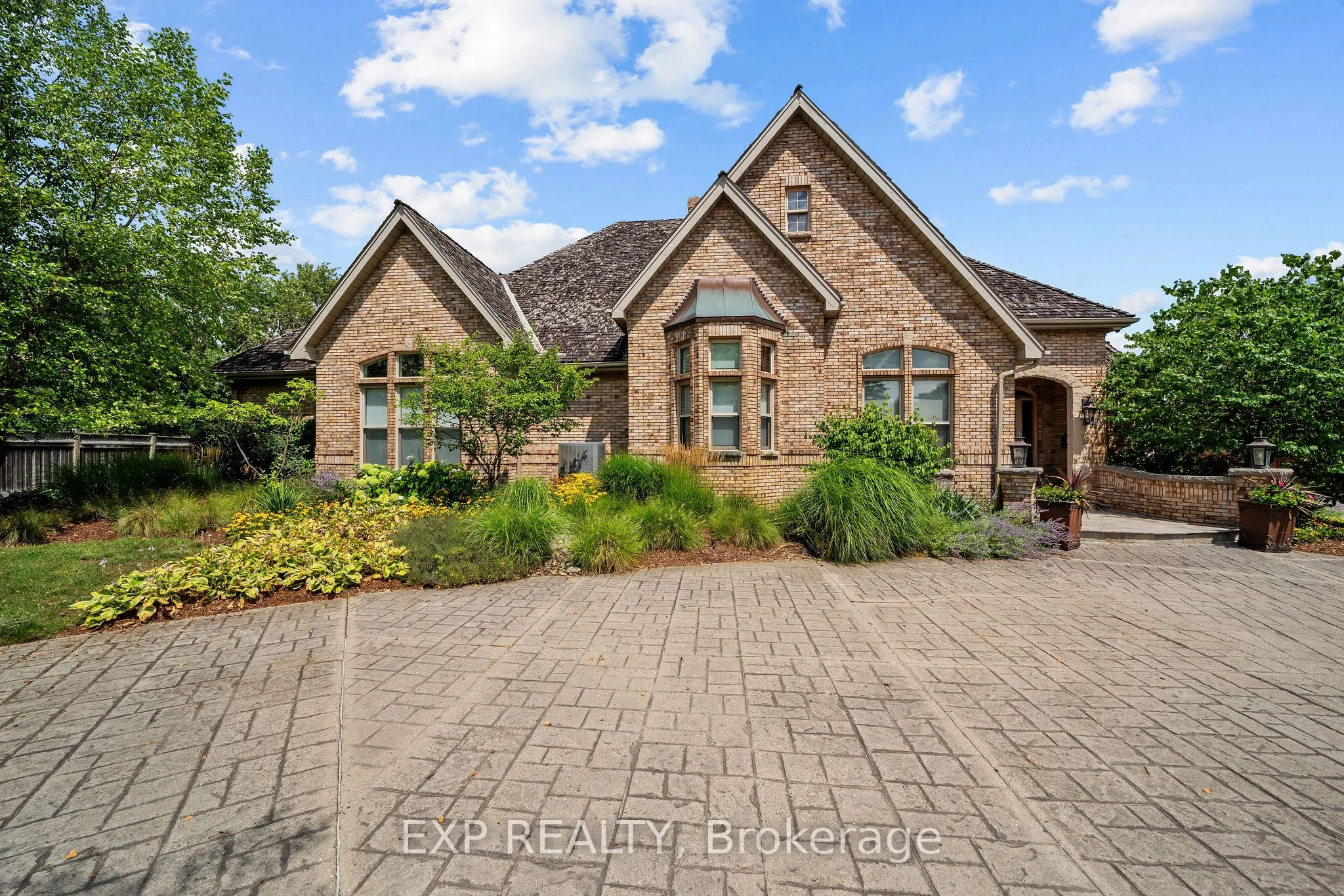569 Franklinway Gate