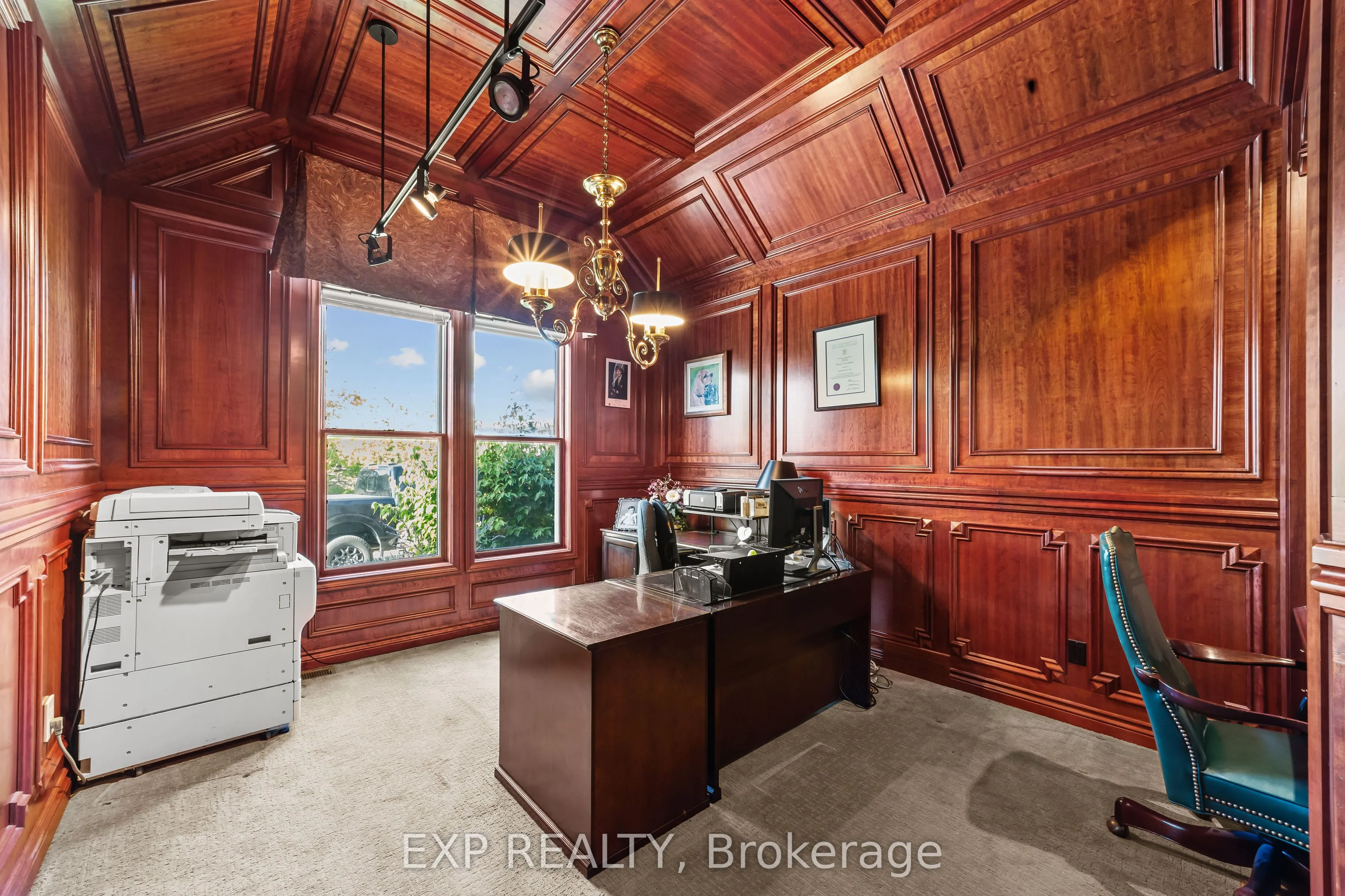 569 Franklinway Gate