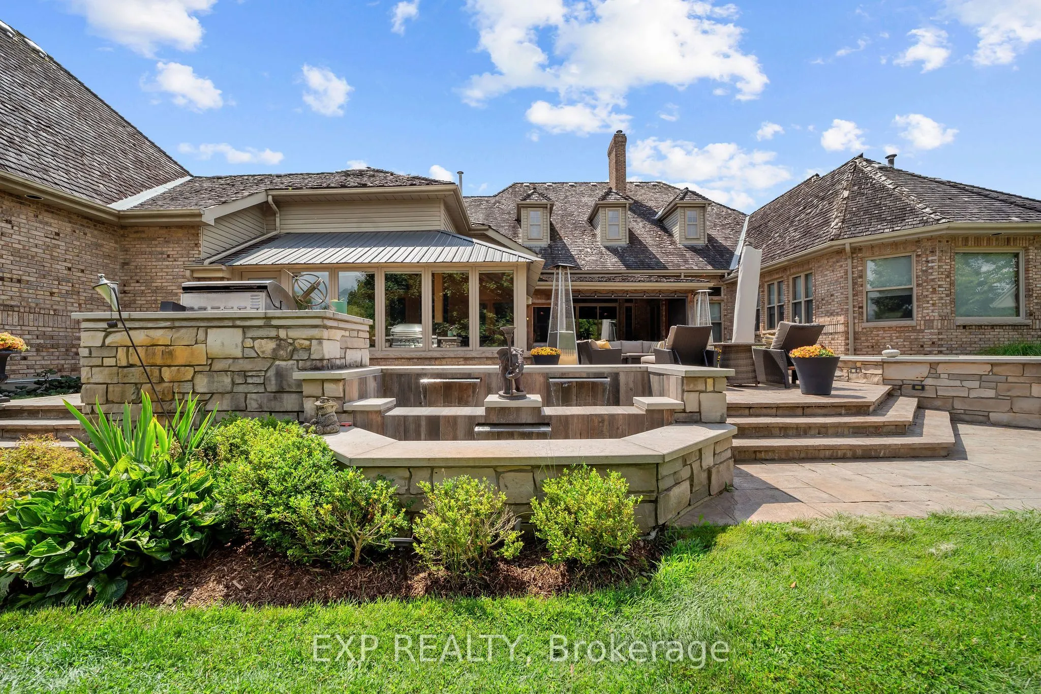 569 Franklinway Gate