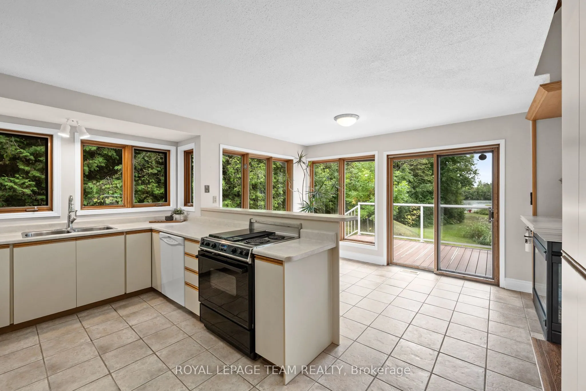 1376 River Road