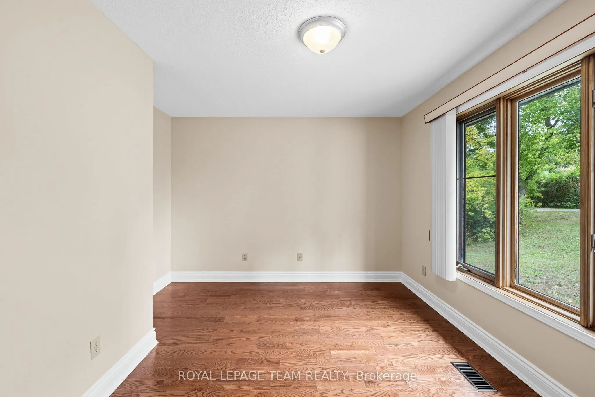 1376 River Road