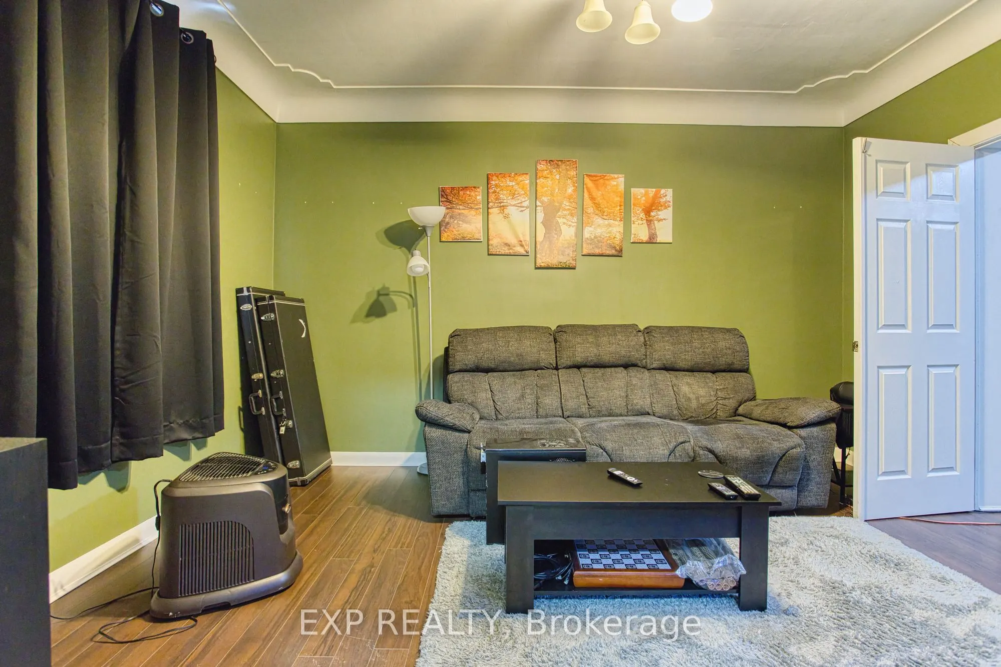 134 Rosslyn Avenue N
