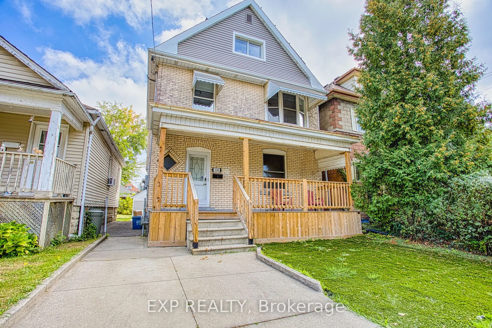 134 Rosslyn Avenue N