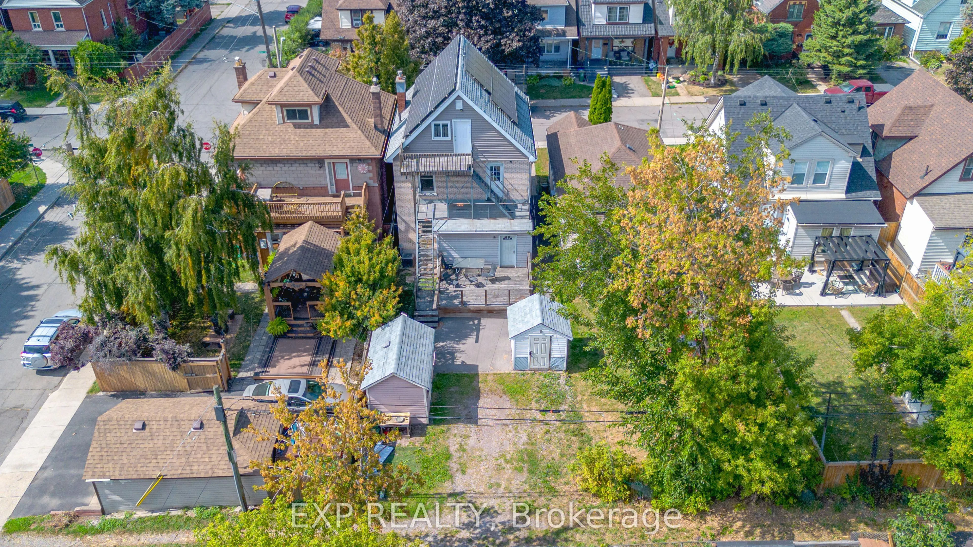 134 Rosslyn Avenue N