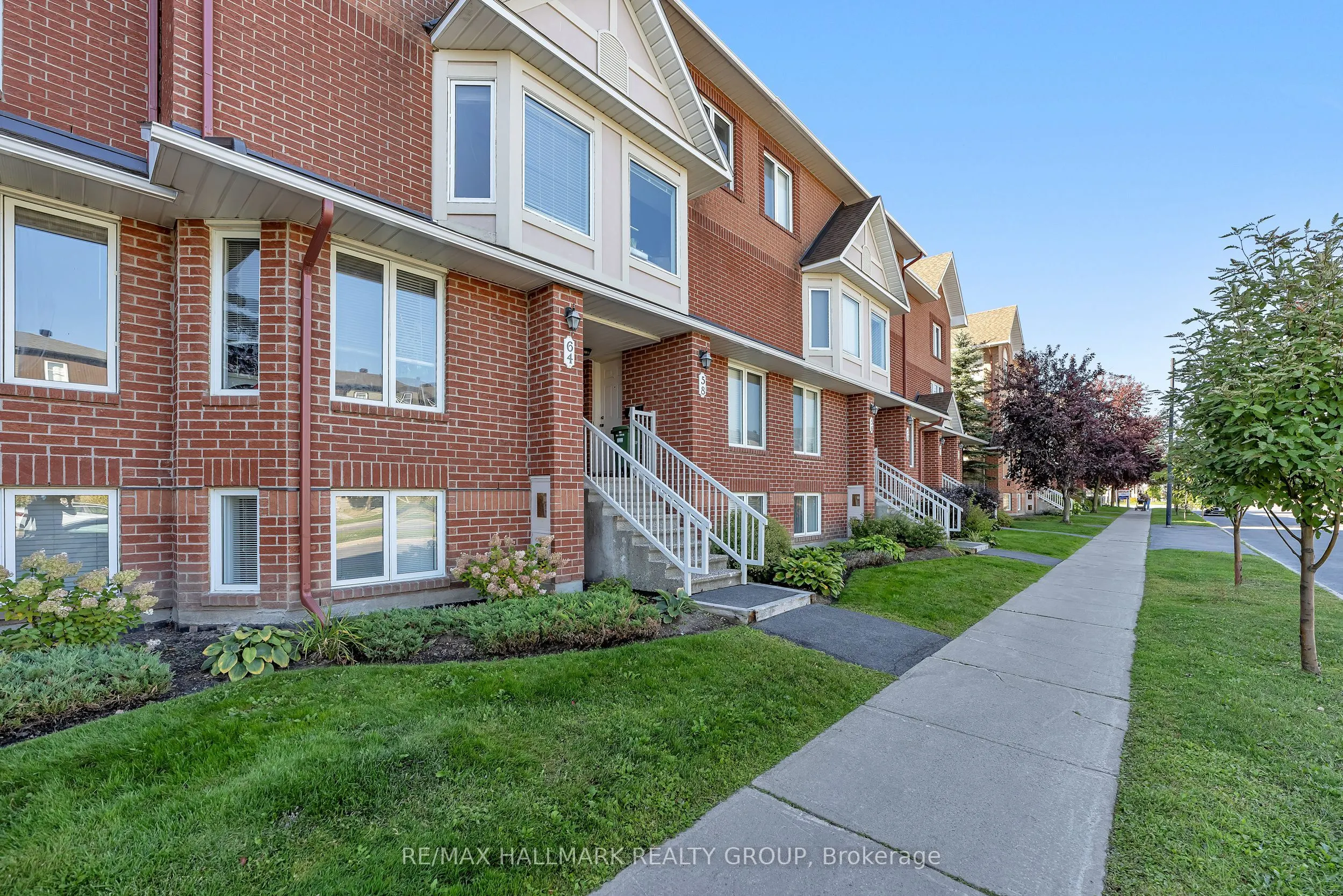 62 Lakepointe Drive, #14