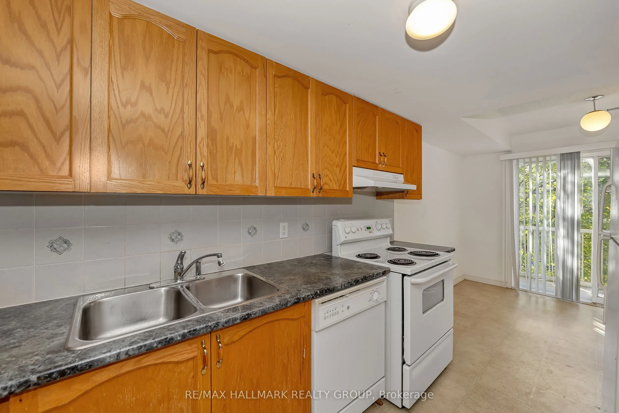 62 Lakepointe Drive, #14