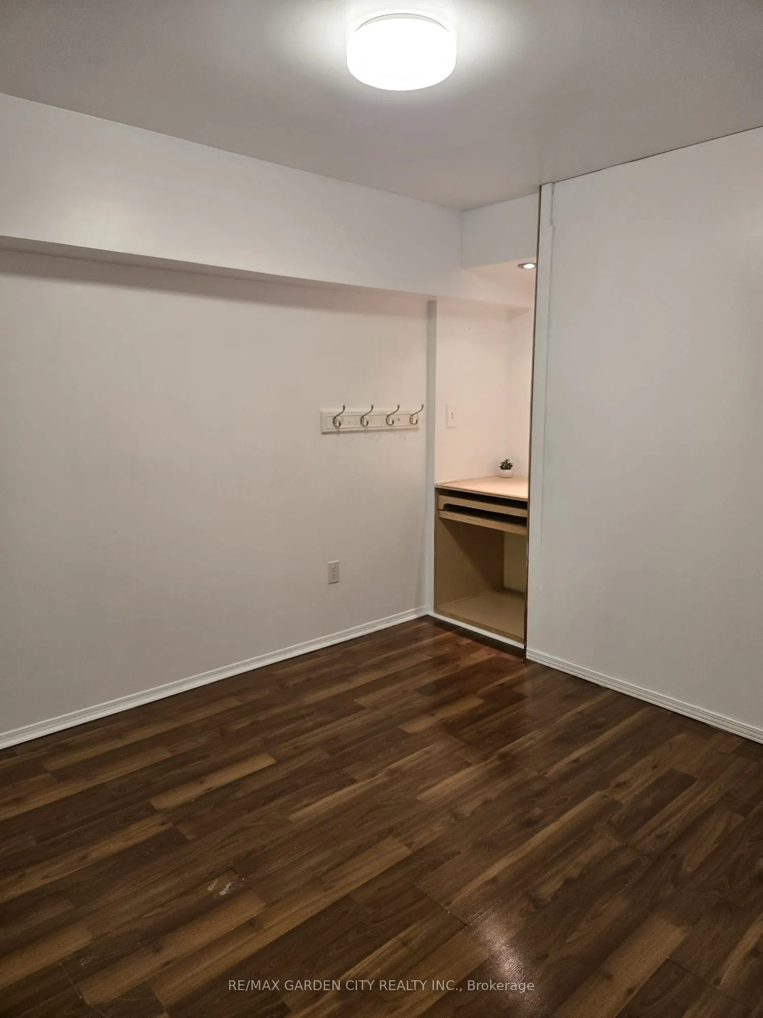 96 Benziger Lane, #Lower