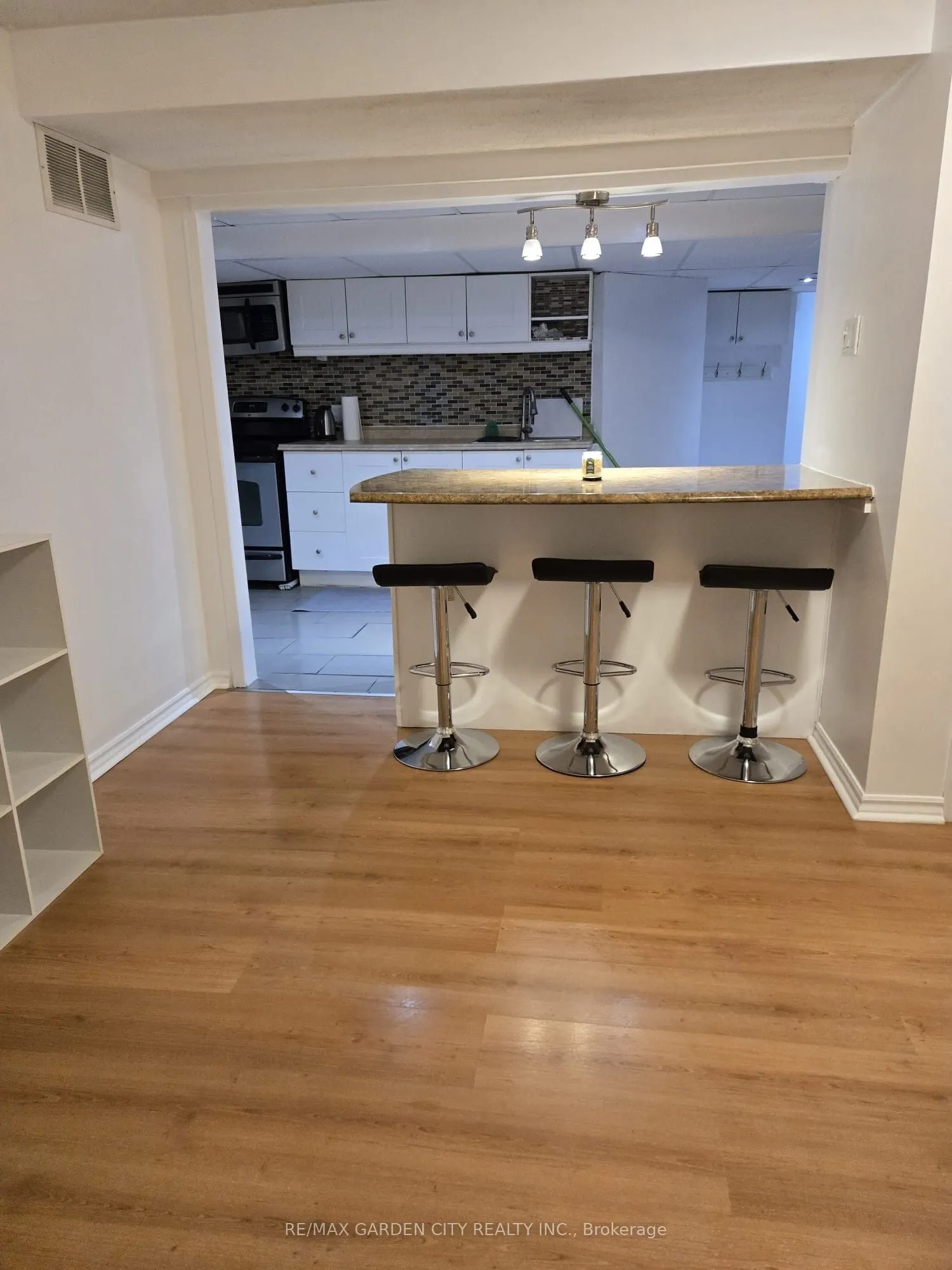 96 Benziger Lane, #Lower