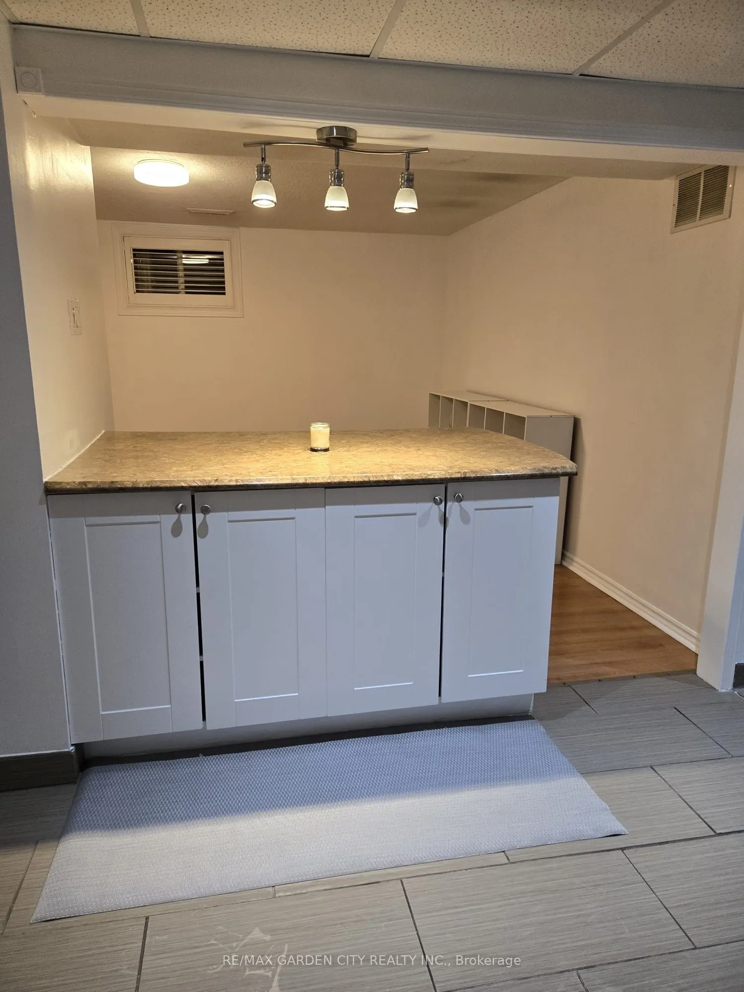 96 Benziger Lane, #Lower