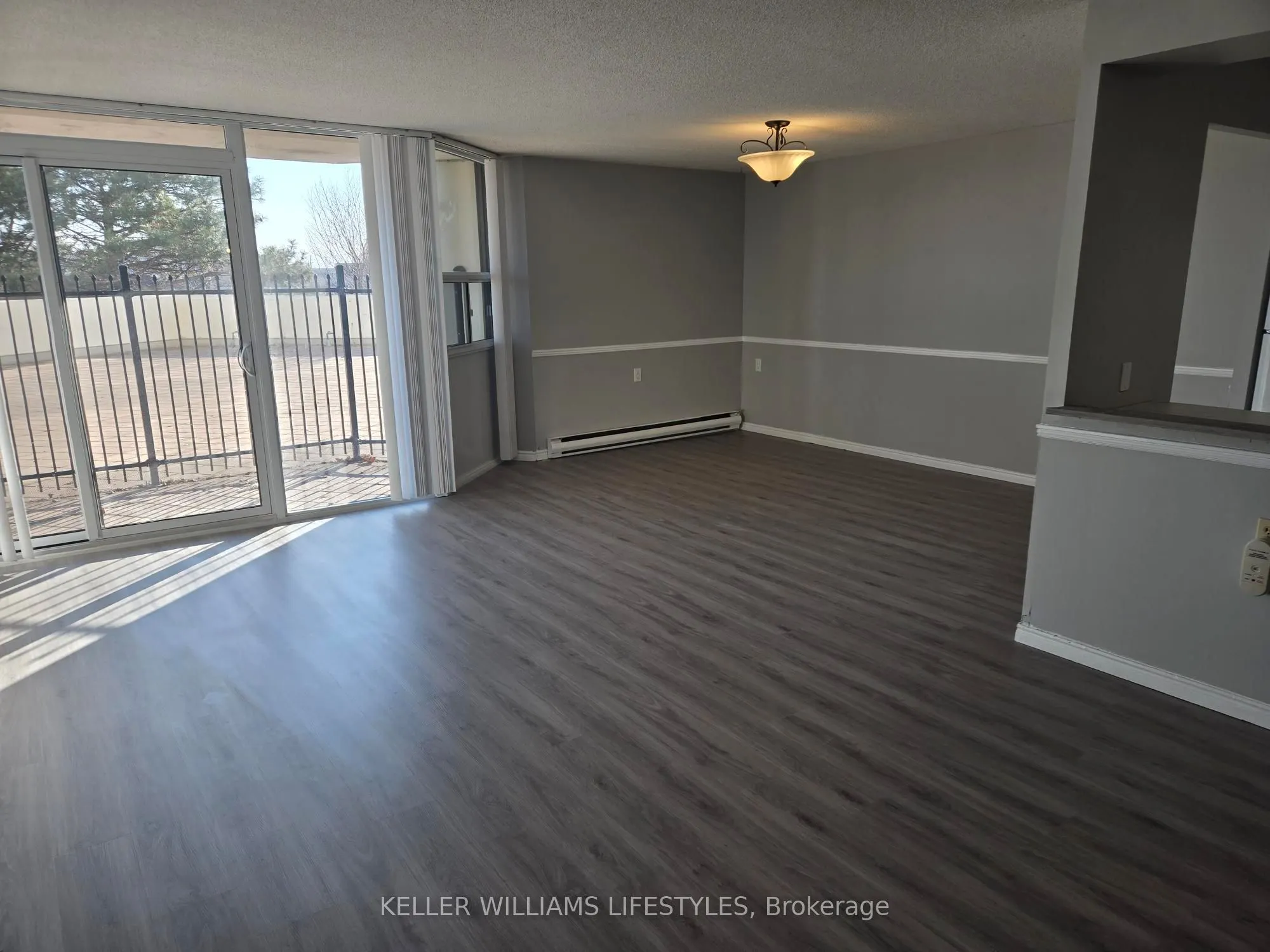323 Colborne Street, #206