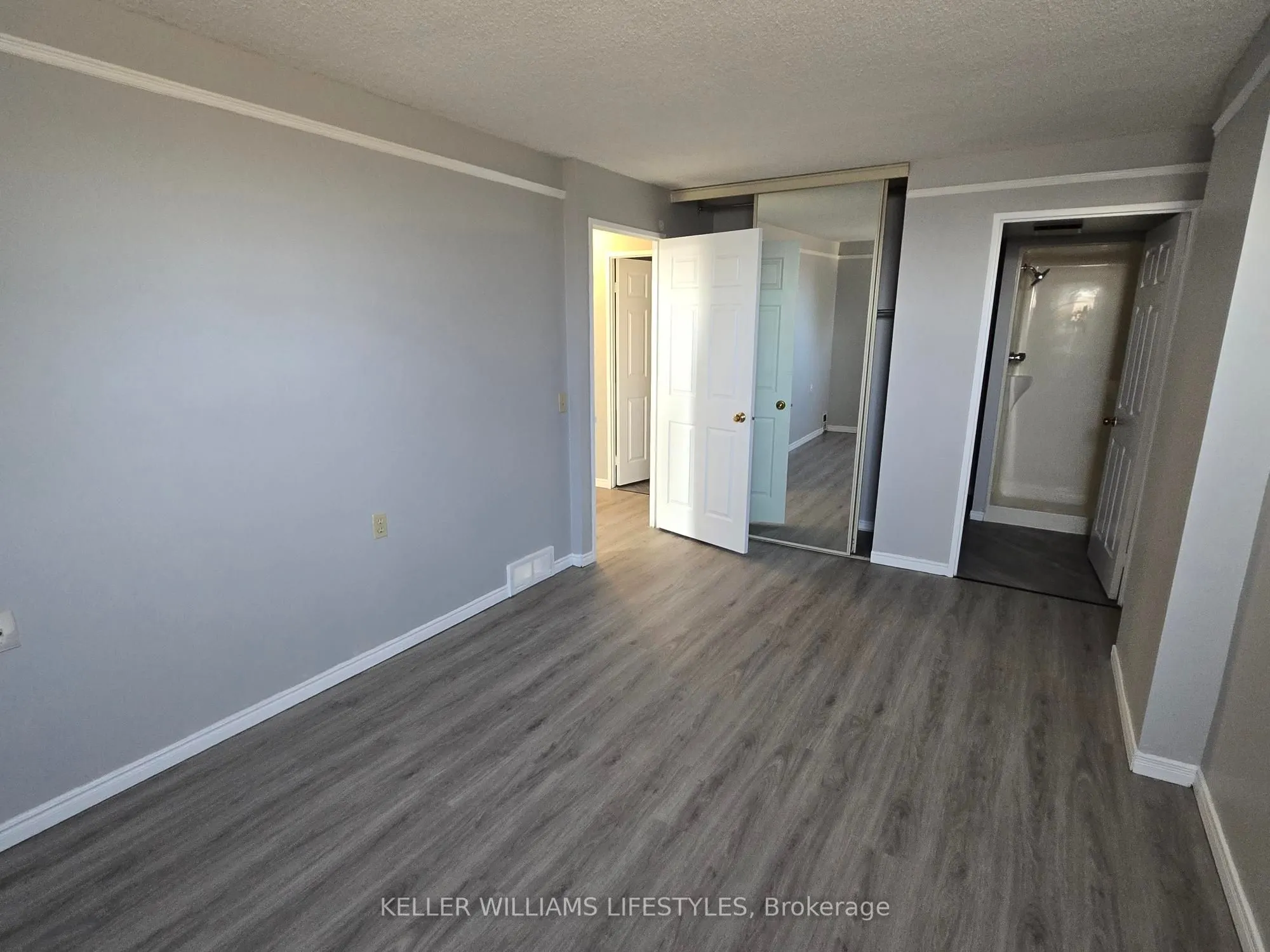 323 Colborne Street, #206