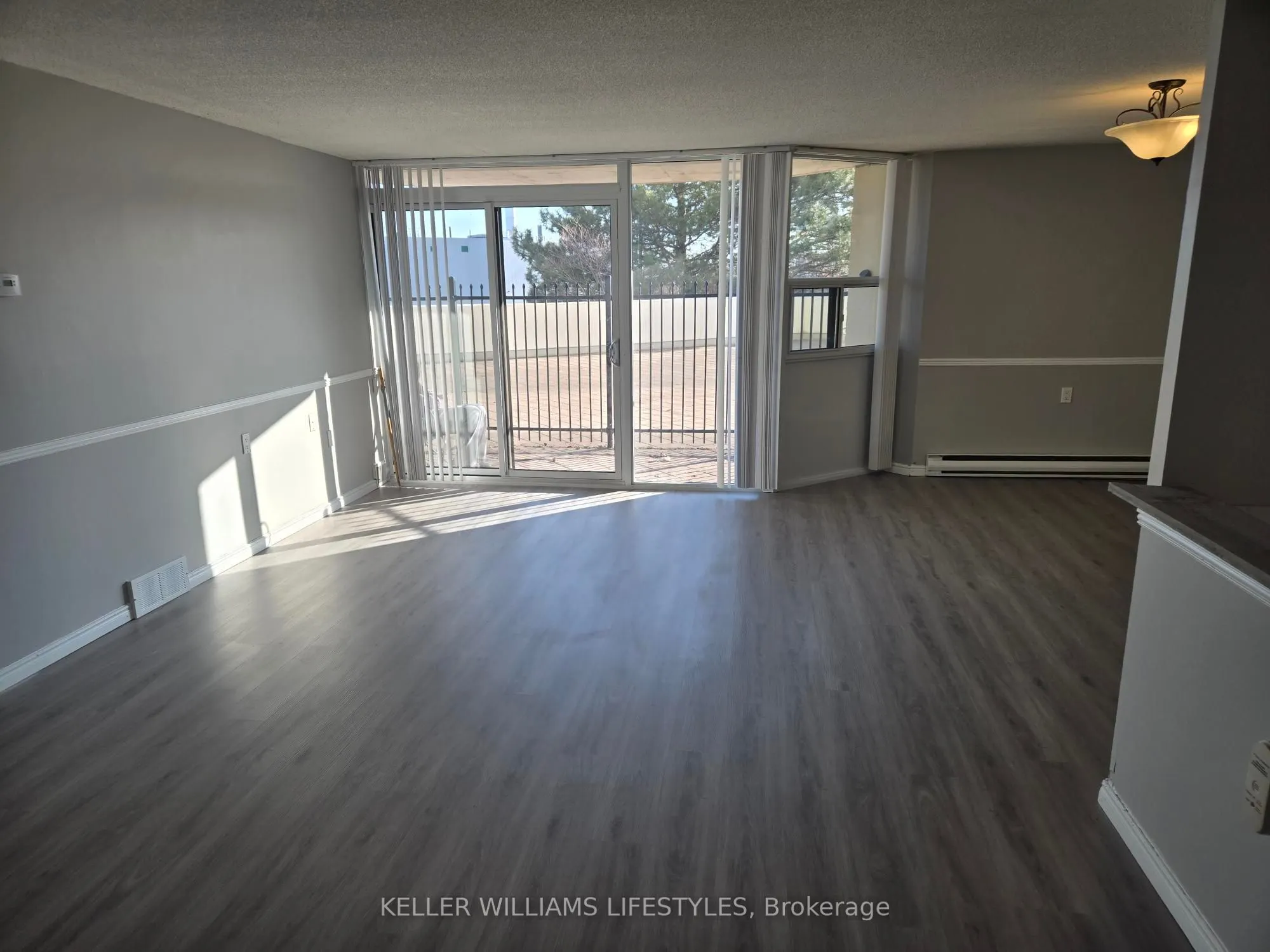 323 Colborne Street, #206
